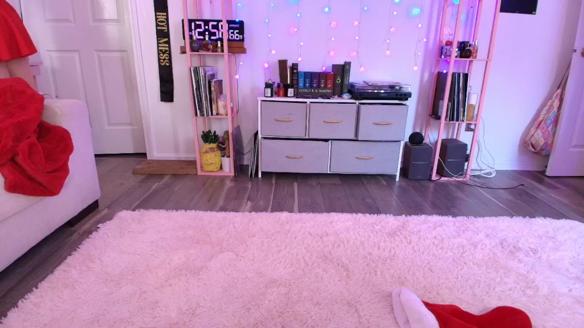 Gallery image thumbnail from AnnaFaux's myfreecams stream on, 12/21/2025, 19:57 image 5 of 20