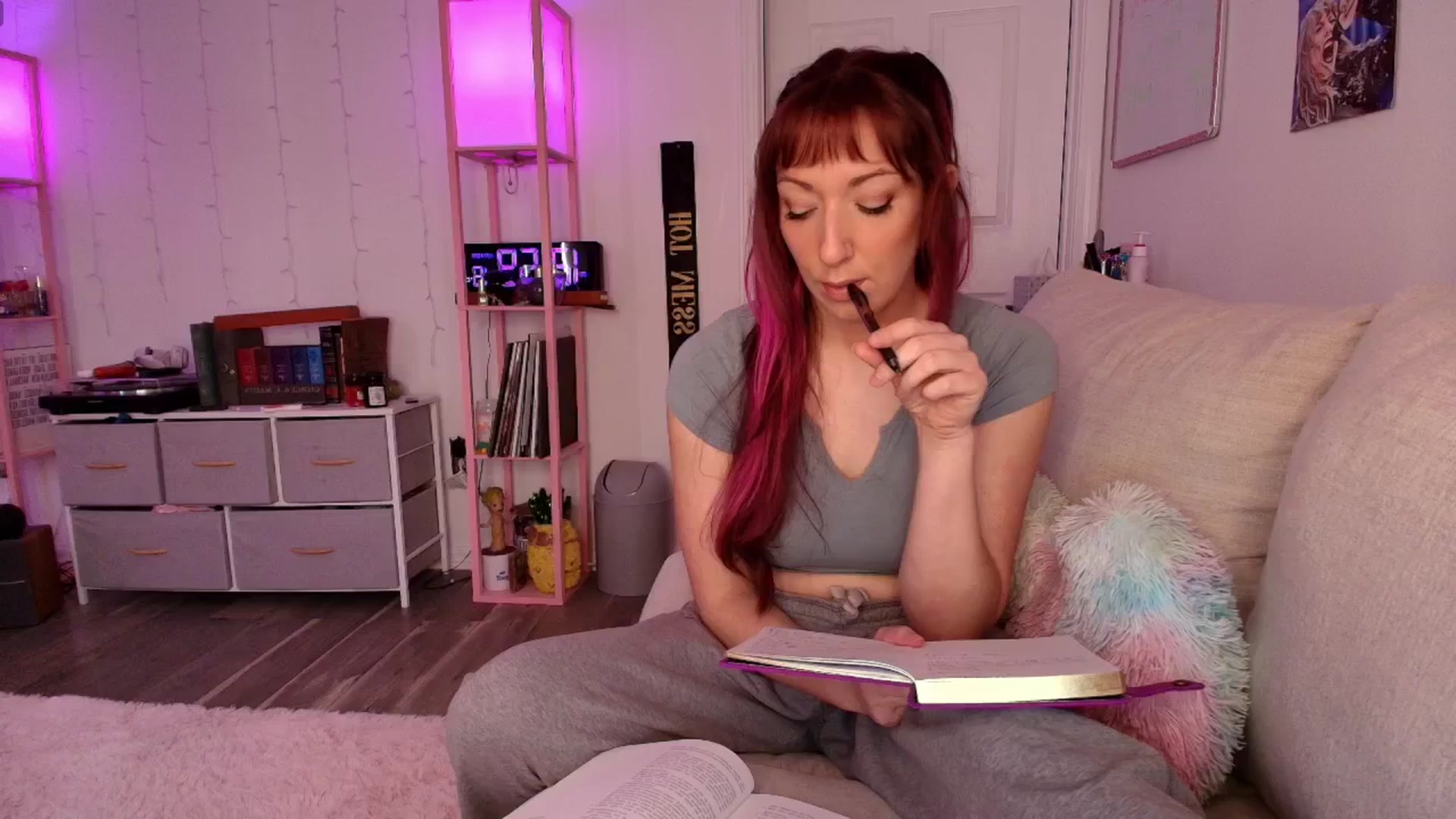 Gallery image thumbnail from AnnaFaux's myfreecams stream on, 02/23/2026, 18:19 image 10 of 20