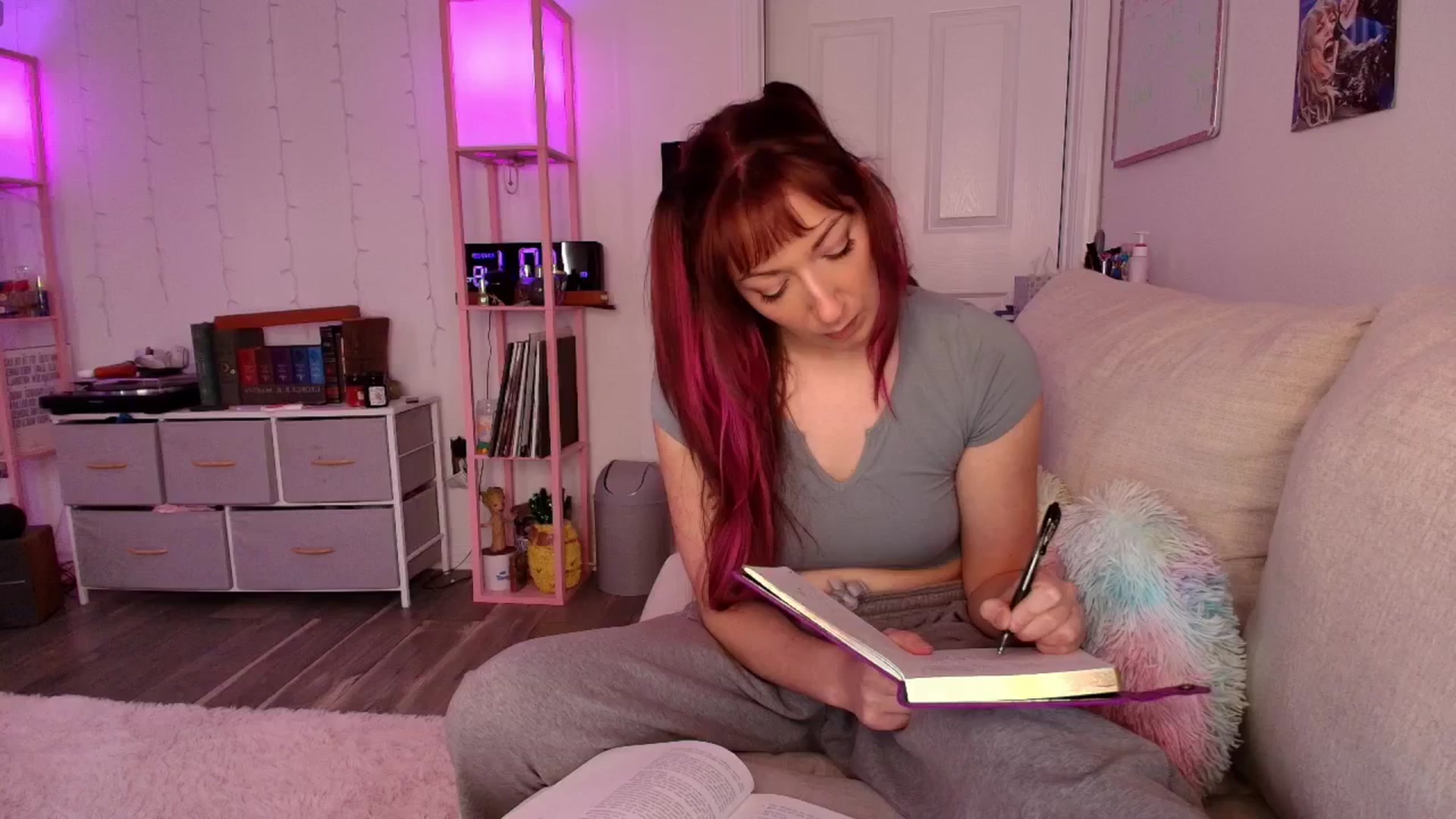 Gallery image thumbnail from AnnaFaux's myfreecams stream on, 02/23/2026, 18:19 image 11 of 20