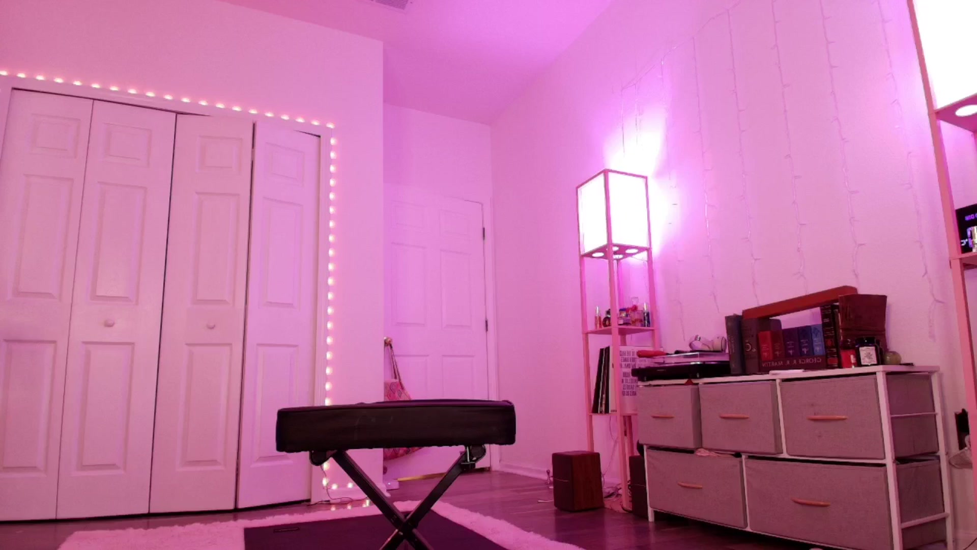 Gallery image thumbnail from AnnaFaux's myfreecams stream on, 02/26/2026, 01:02 image 15 of 20