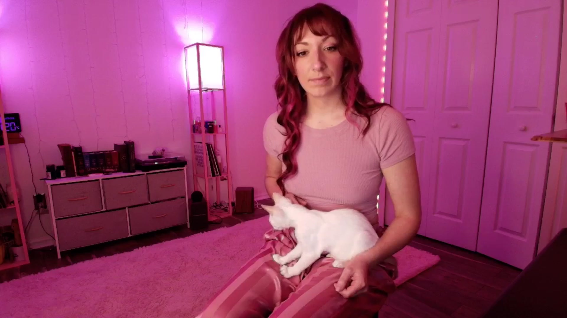 Gallery image thumbnail from AnnaFaux's myfreecams stream on, 03/06/2026, 24:03 image 12 of 20