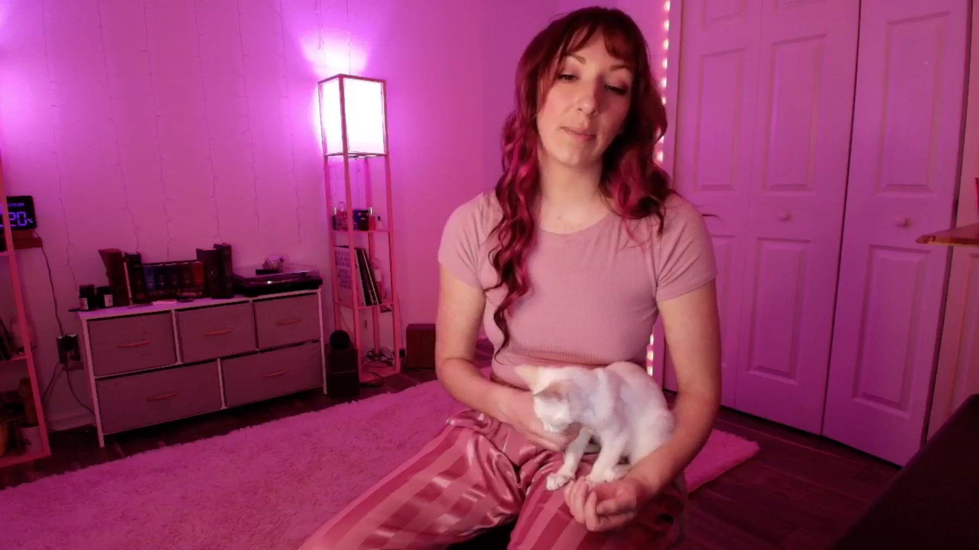 Gallery image thumbnail from AnnaFaux's myfreecams stream on, 03/06/2026, 24:03 image 13 of 20