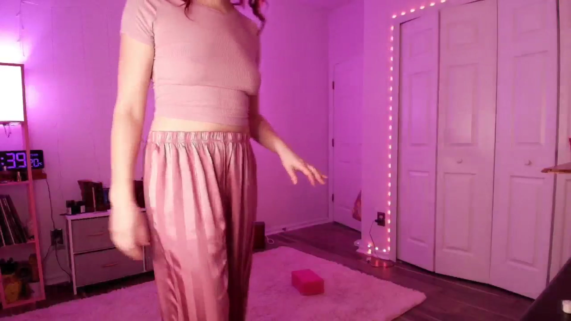 Gallery image thumbnail from AnnaFaux's myfreecams stream on, 03/06/2026, 24:03 image 4 of 20