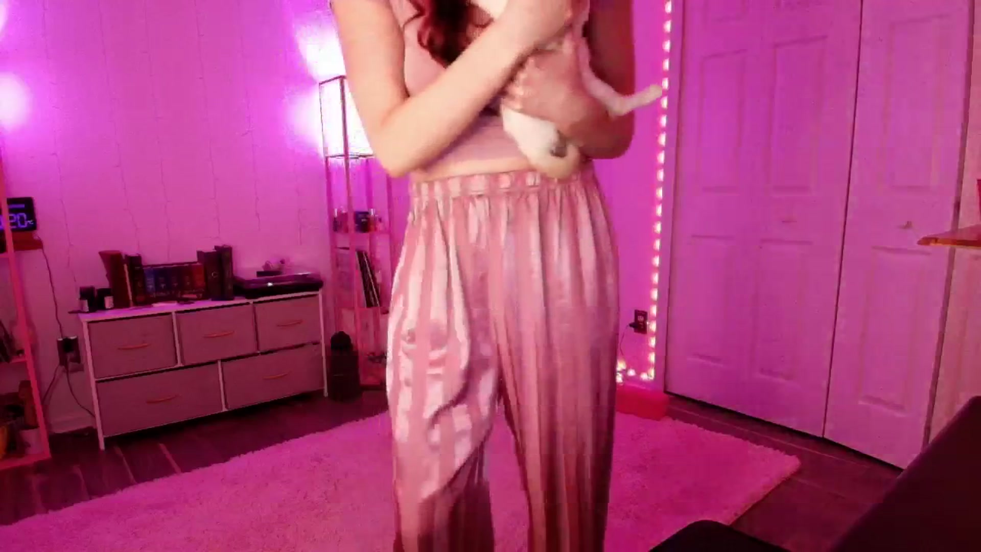 Gallery image thumbnail from AnnaFaux's myfreecams stream on, 03/06/2026, 24:03 image 14 of 20