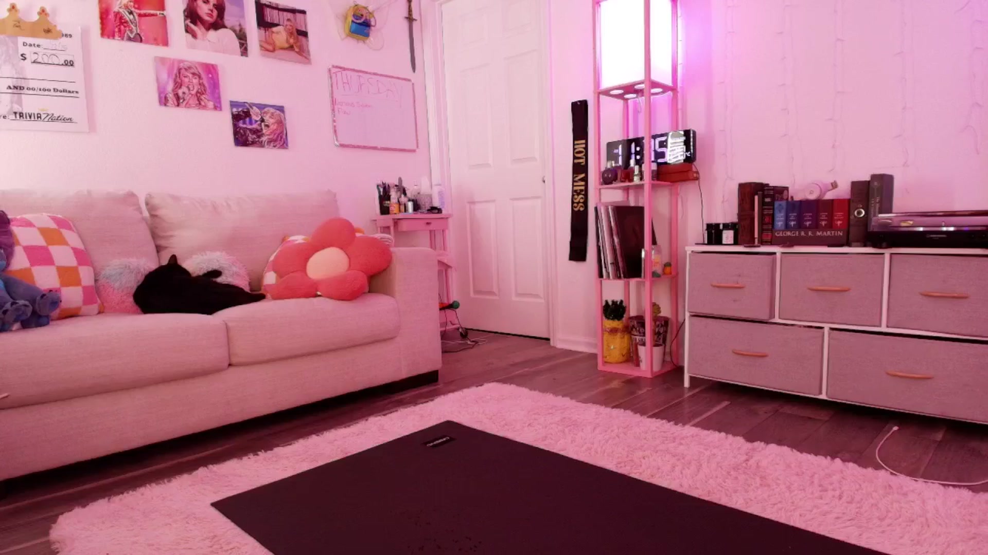 Gallery image thumbnail from AnnaFaux's myfreecams stream on, 03/25/2026, 15:42 image 18 of 20