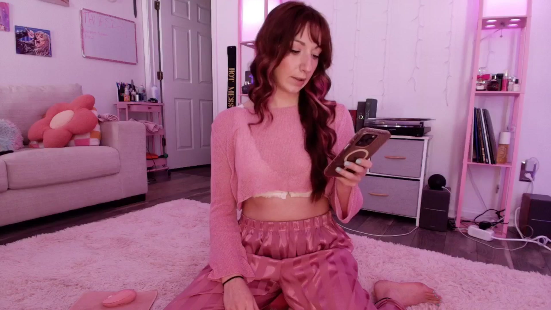 Gallery image thumbnail from AnnaFaux's myfreecams stream on, 03/27/2026, 15:28 image 17 of 20
