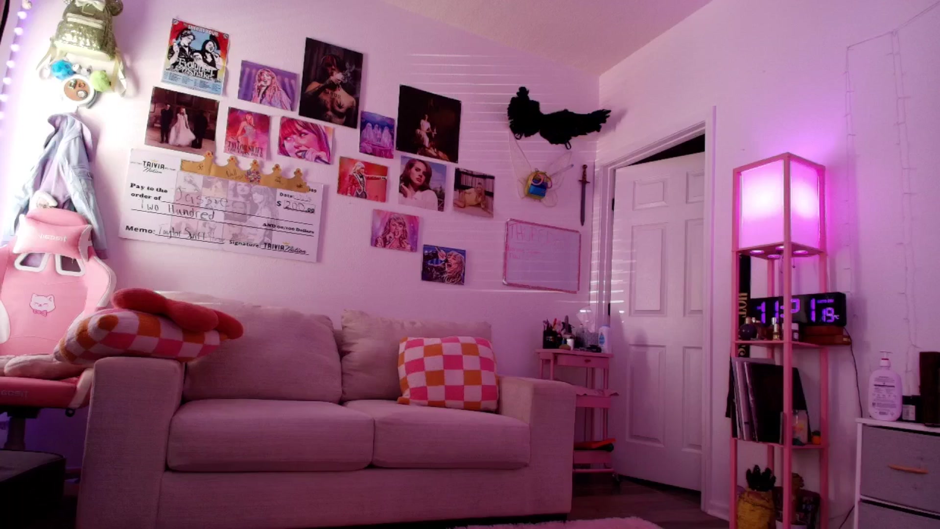 Gallery image thumbnail from AnnaFaux's myfreecams stream on, 04/03/2026, 15:34 image 16 of 20