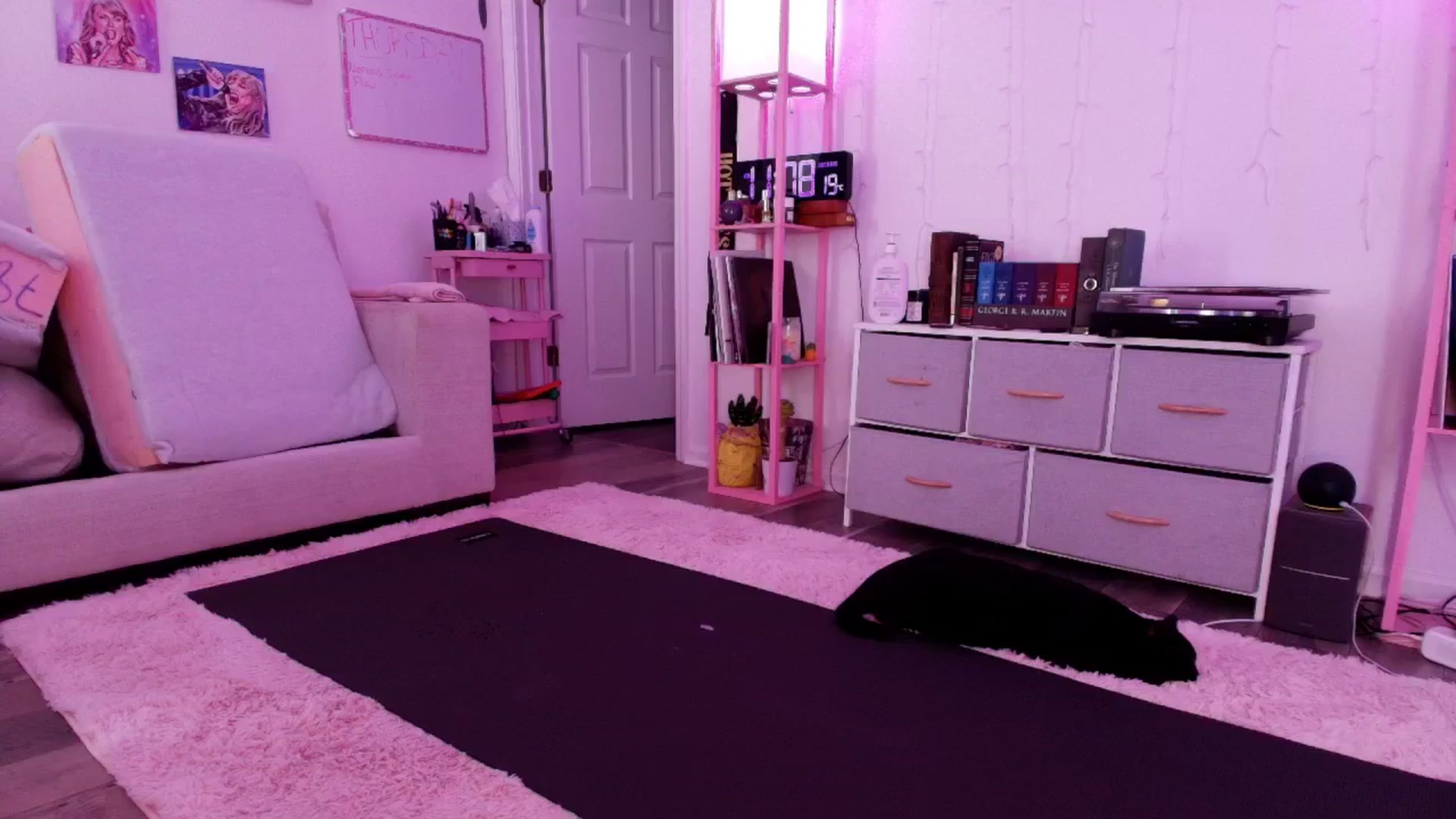 Gallery image thumbnail from AnnaFaux's myfreecams stream on, 04/03/2026, 15:34 image 11 of 20