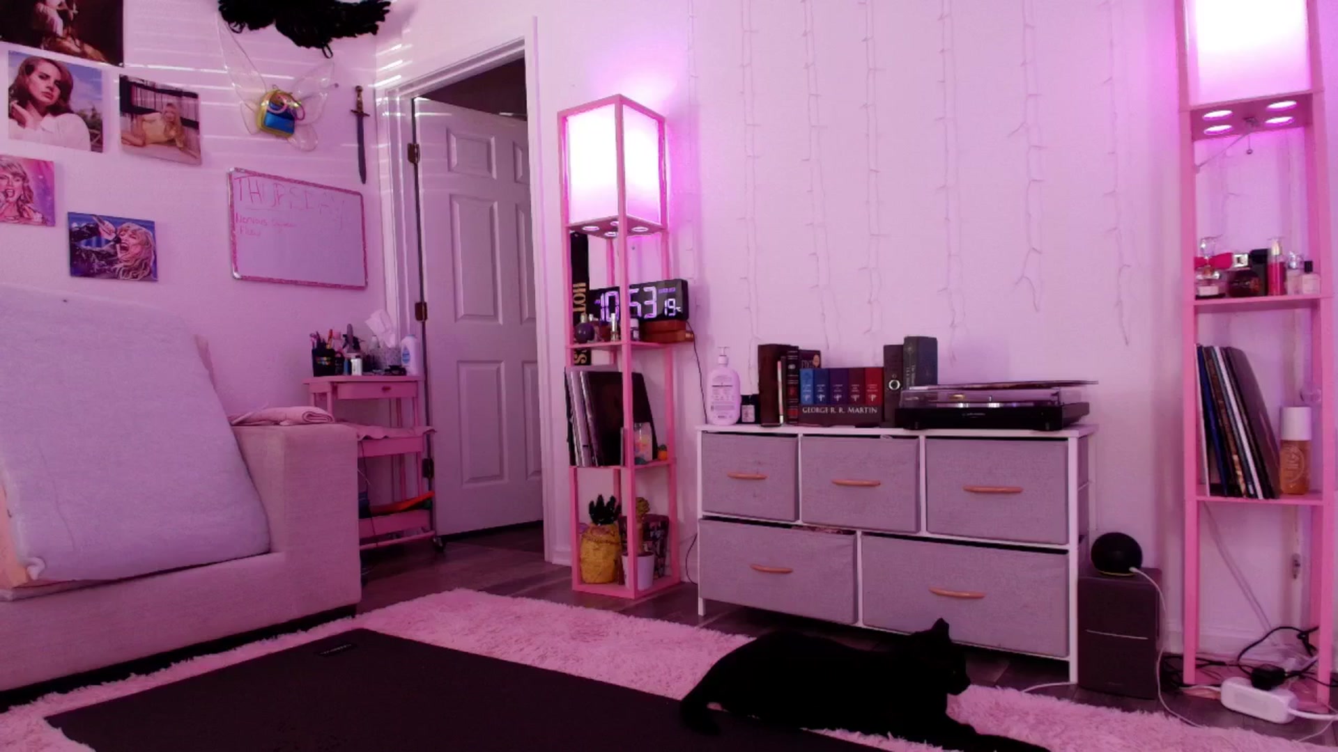 Gallery image thumbnail from AnnaFaux's myfreecams stream on, 04/03/2026, 15:34 image 5 of 20