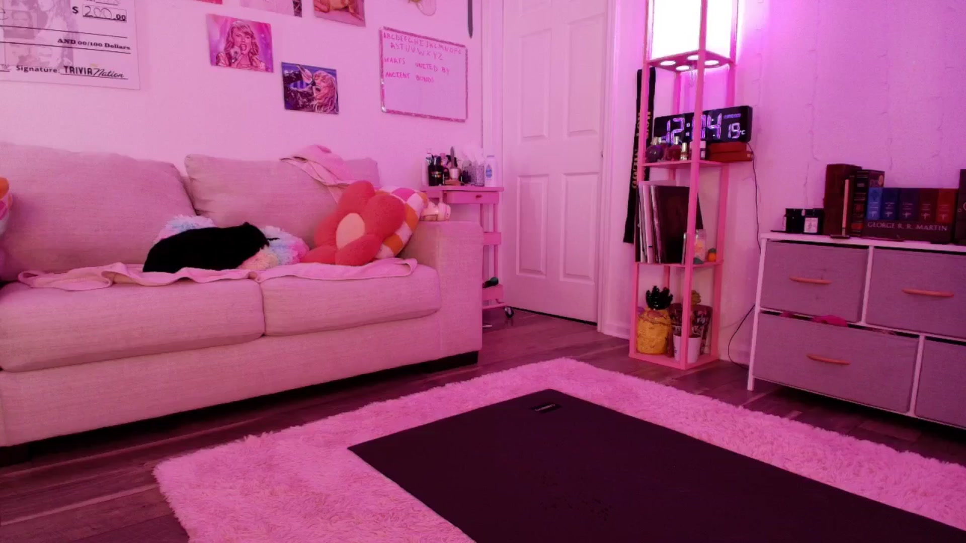 Gallery image thumbnail from AnnaFaux's myfreecams stream on, 04/06/2026, 16:09 image 19 of 20