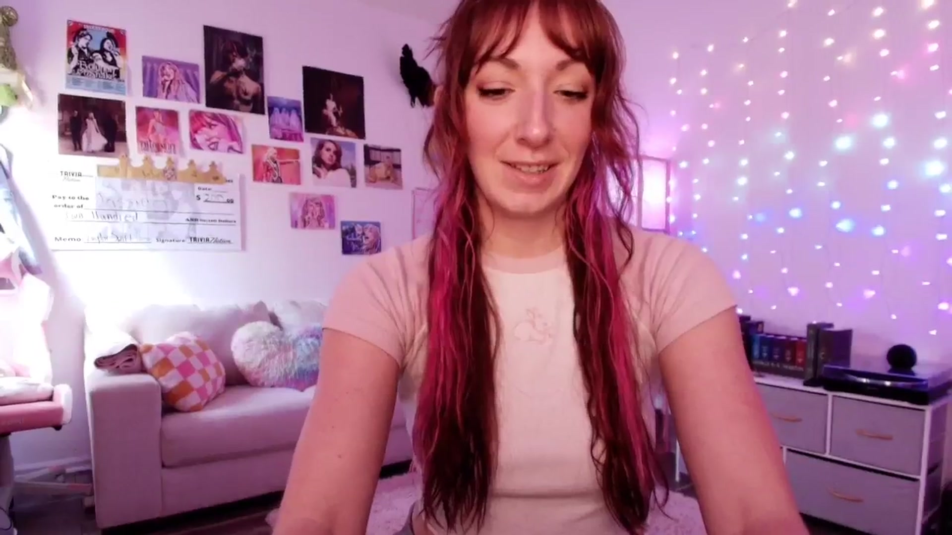Gallery image thumbnail from AnnaFaux's myfreecams stream on, 04/17/2026, 15:56 image 18 of 20