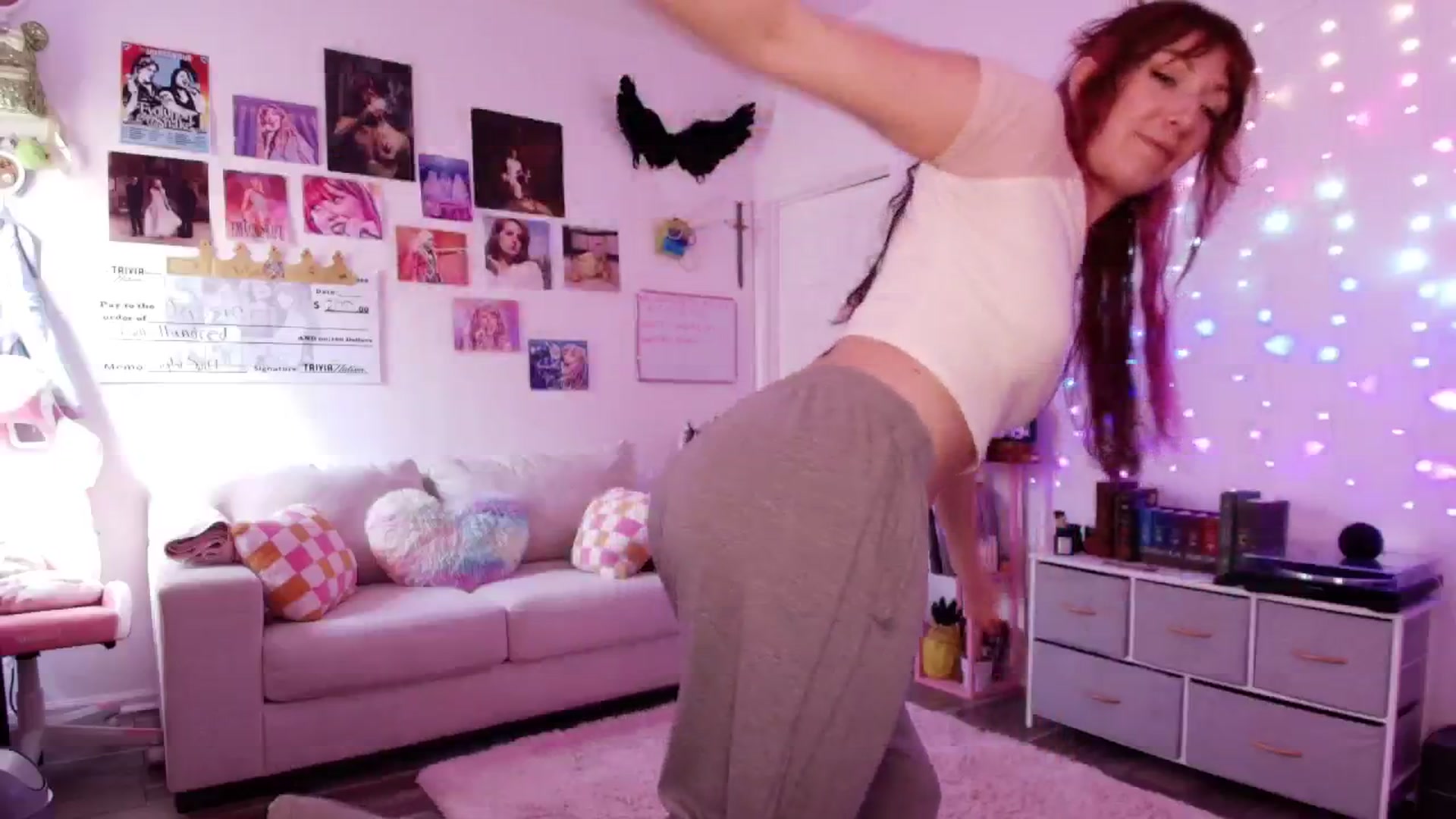 Gallery image thumbnail from AnnaFaux's myfreecams stream on, 04/17/2026, 15:56 image 20 of 20