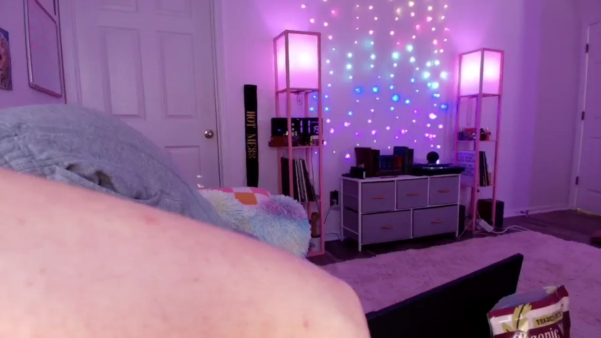 Gallery image thumbnail from AnnaFaux's myfreecams stream on, 04/17/2026, 17:36 image 2 of 20