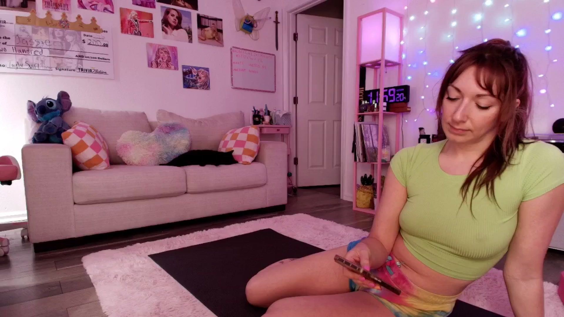 Gallery image thumbnail from AnnaFaux's myfreecams stream on, 04/27/2026, 16:08 image 9 of 20