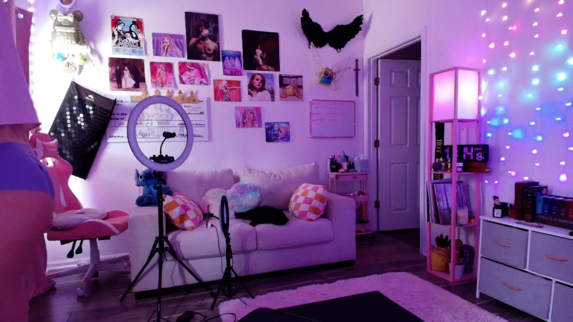Gallery image thumbnail from AnnaFaux's myfreecams stream on, 04/29/2026, 15:28 image 6 of 20