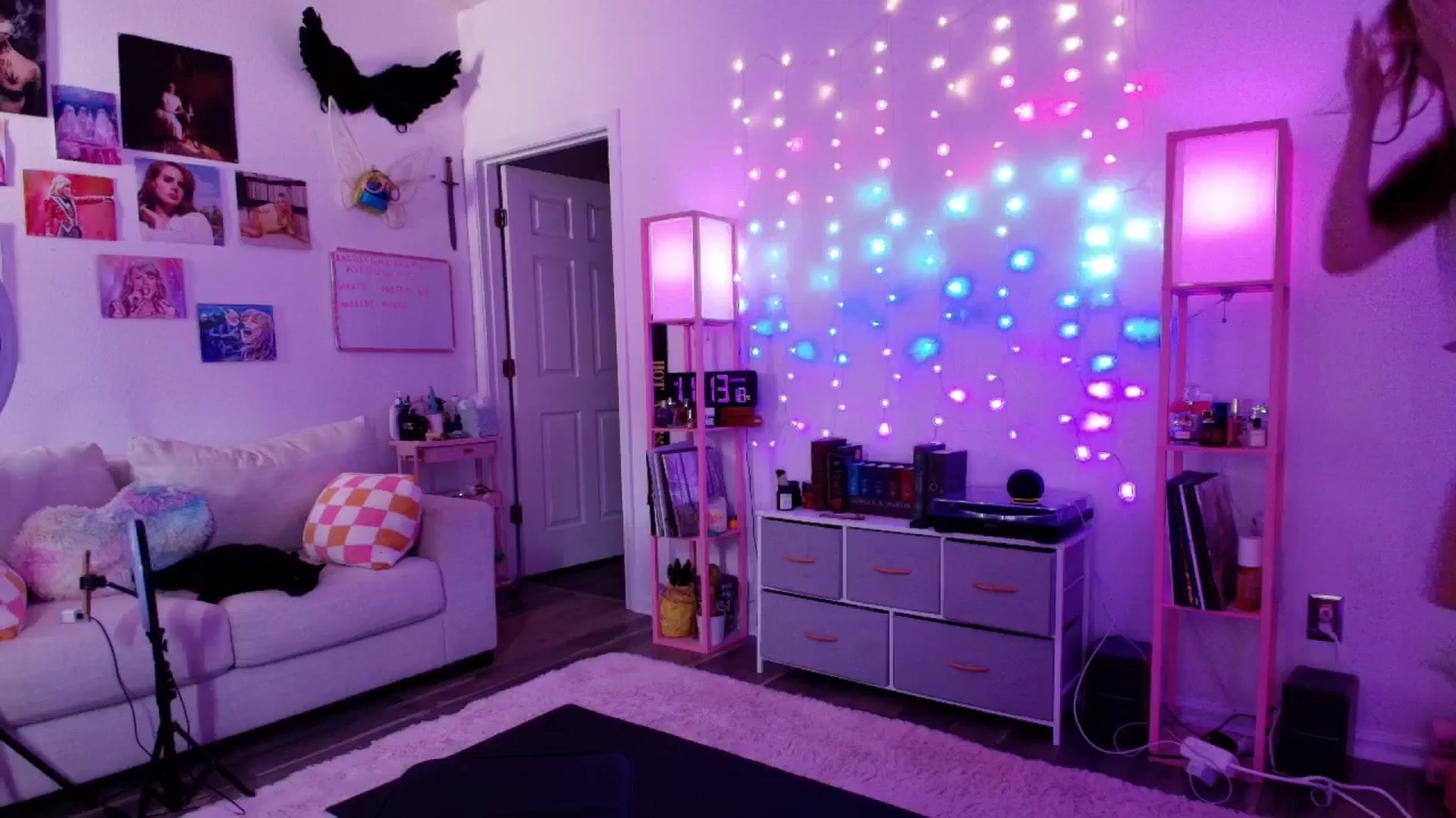 Gallery image thumbnail from AnnaFaux's myfreecams stream on, 04/29/2026, 15:28 image 5 of 20