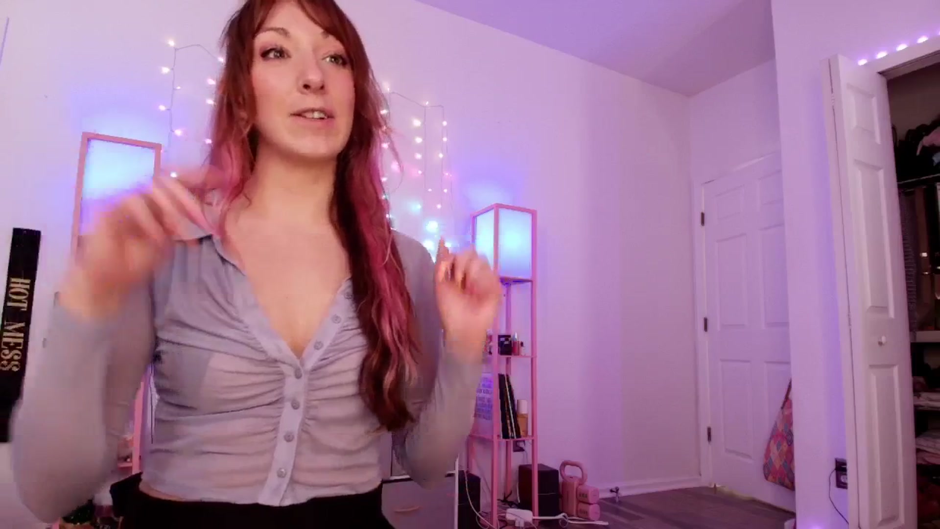 Gallery image thumbnail from AnnaFaux's myfreecams stream on, 05/01/2026, 16:17 image 16 of 20