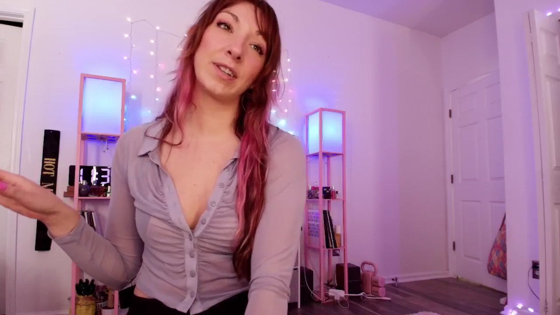 Gallery image thumbnail from AnnaFaux's myfreecams stream on, 05/01/2026, 16:17 image 4 of 20