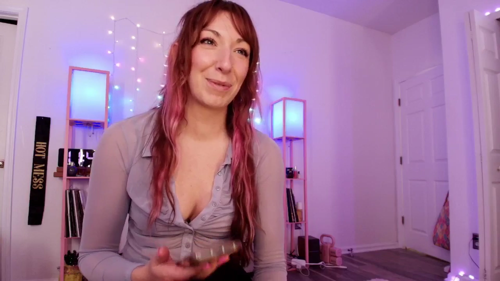 Gallery image thumbnail from AnnaFaux's myfreecams stream on, 05/01/2026, 16:17 image 8 of 20
