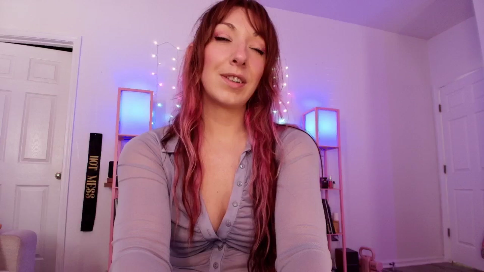 Gallery image thumbnail from AnnaFaux's myfreecams stream on, 05/01/2026, 16:17 image 3 of 20