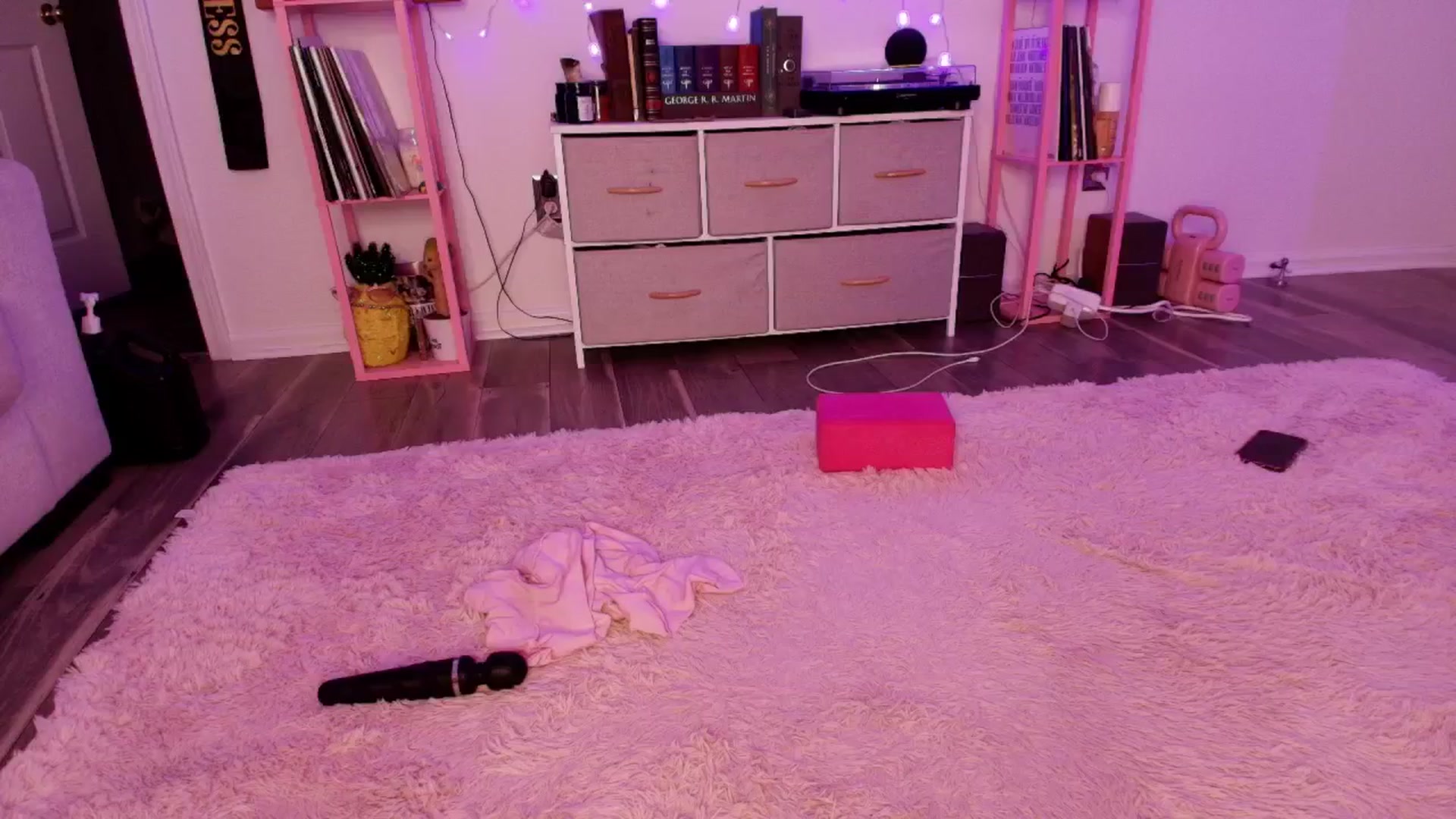 Gallery image thumbnail from AnnaFaux's myfreecams stream on, 05/01/2026, 21:51 image 12 of 20