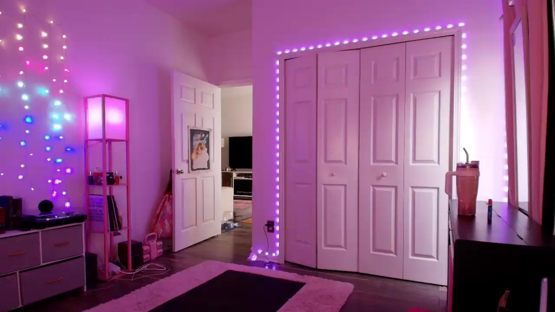 Gallery image thumbnail from AnnaFaux's myfreecams stream on, 05/07/2026, 19:12 image 8 of 20