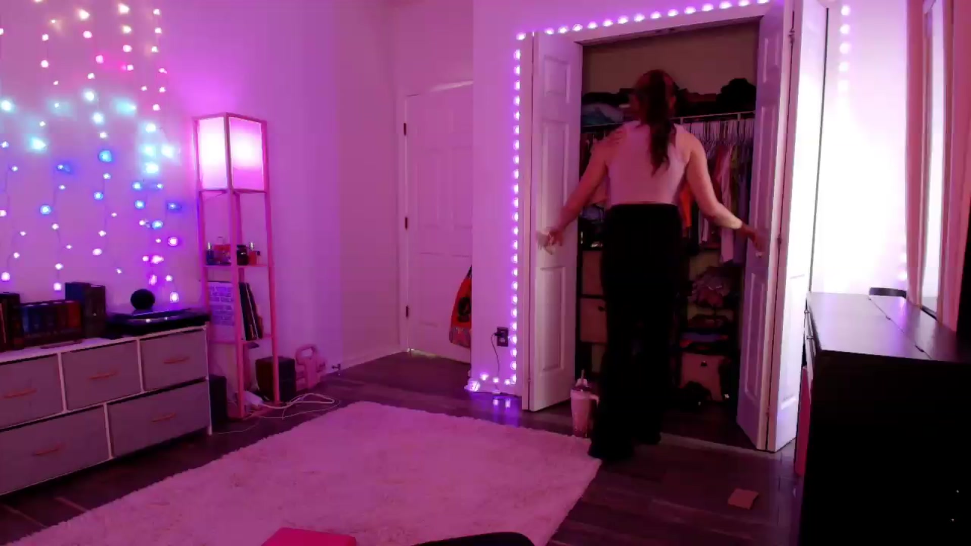 Gallery image thumbnail from AnnaFaux's myfreecams stream on, 05/07/2026, 20:44 image 4 of 20
