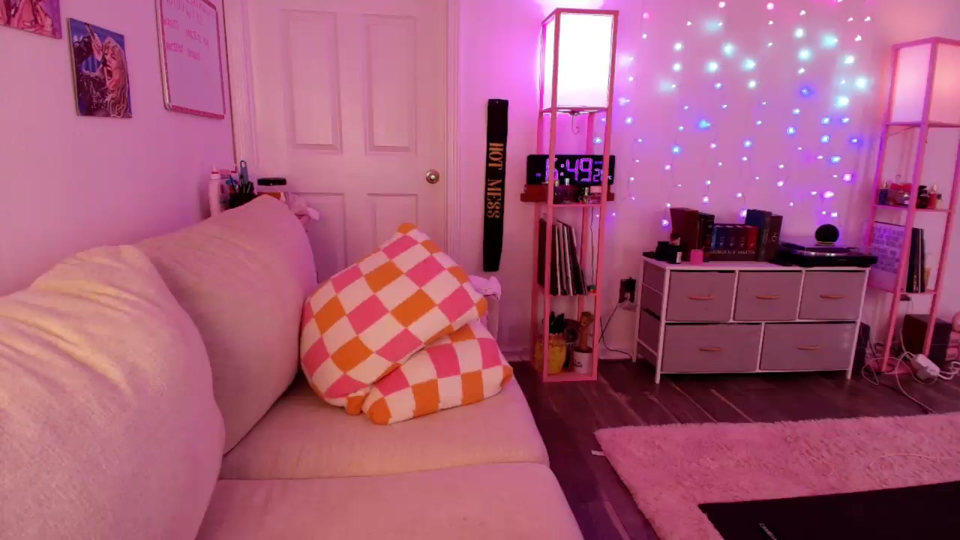 Gallery image thumbnail from AnnaFaux's myfreecams stream on, 05/25/2026, 24:43 image 8 of 20