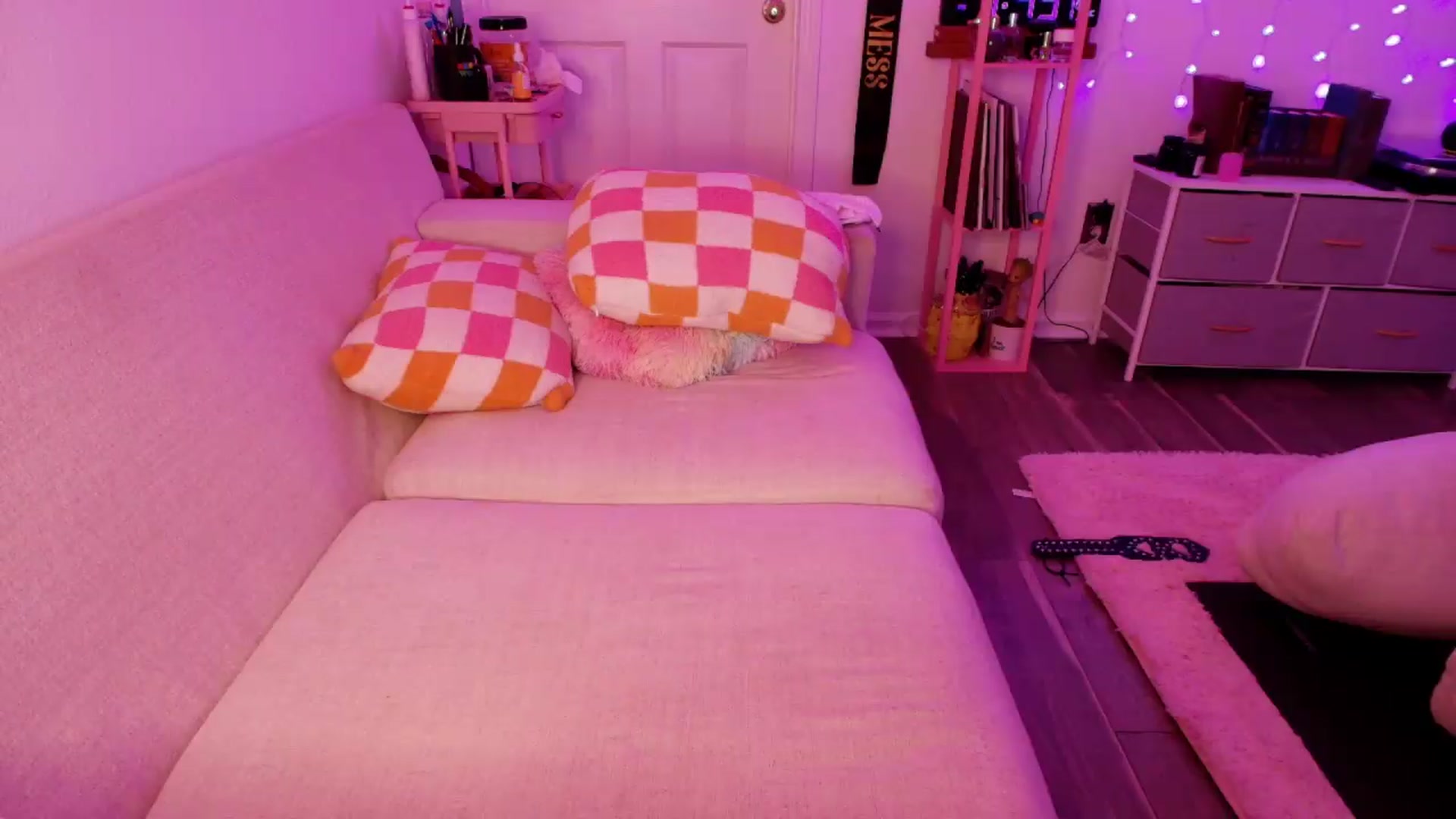Gallery image thumbnail from AnnaFaux's myfreecams stream on, 05/25/2026, 24:43 image 15 of 20