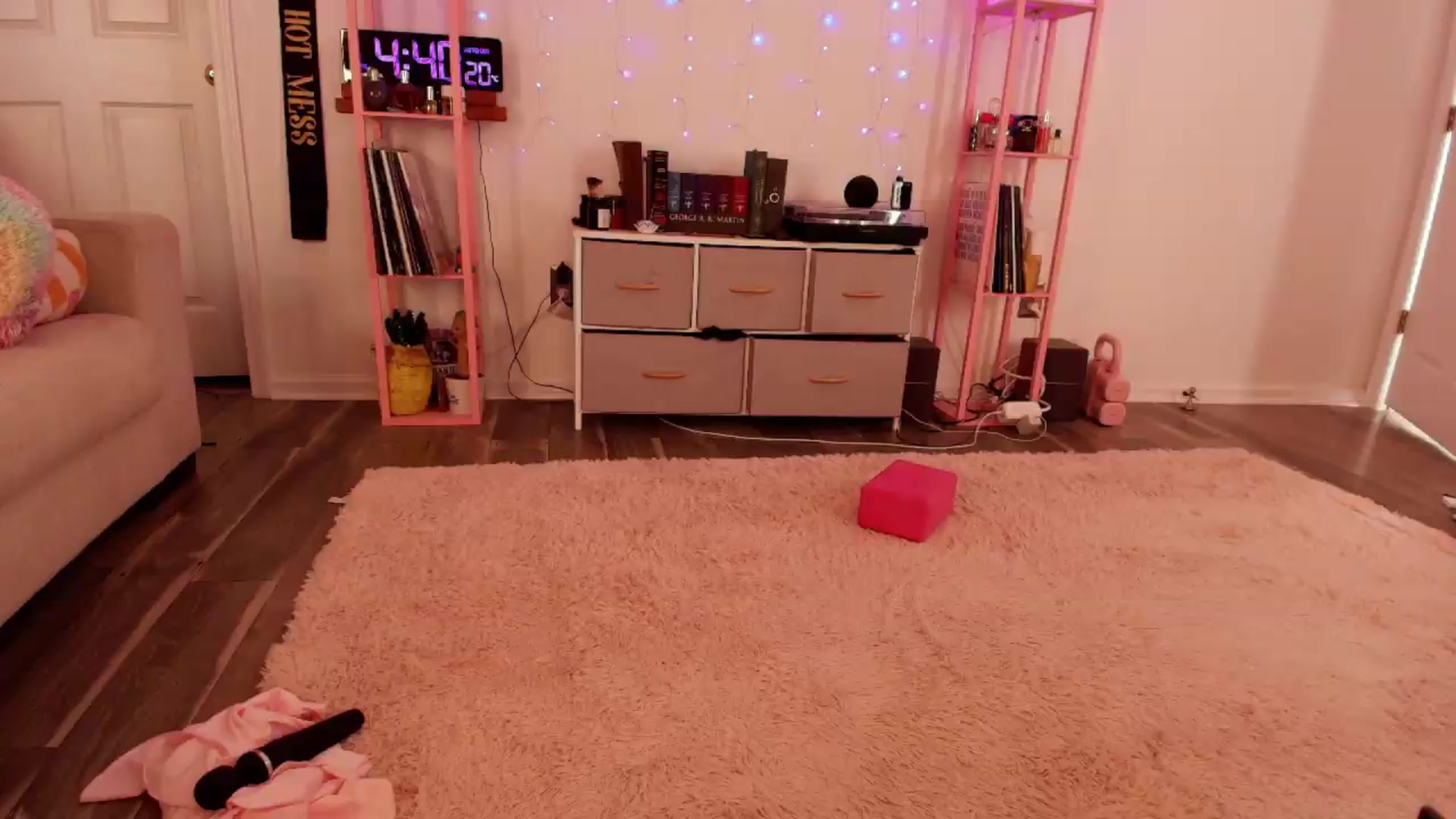 Gallery image thumbnail from AnnaFaux's myfreecams stream on, 05/31/2026, 21:12 image 12 of 20