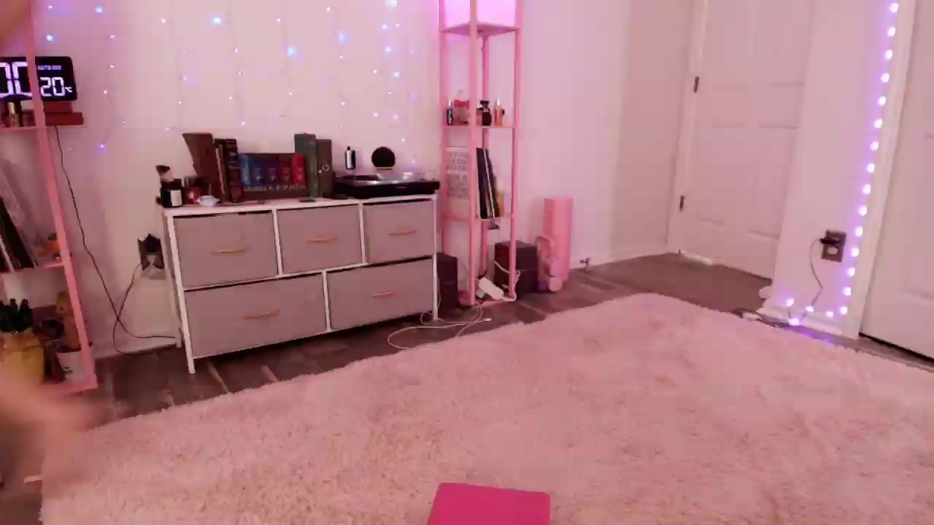 Gallery image thumbnail from AnnaFaux's myfreecams stream on, 06/12/2026, 20:13 image 17 of 20