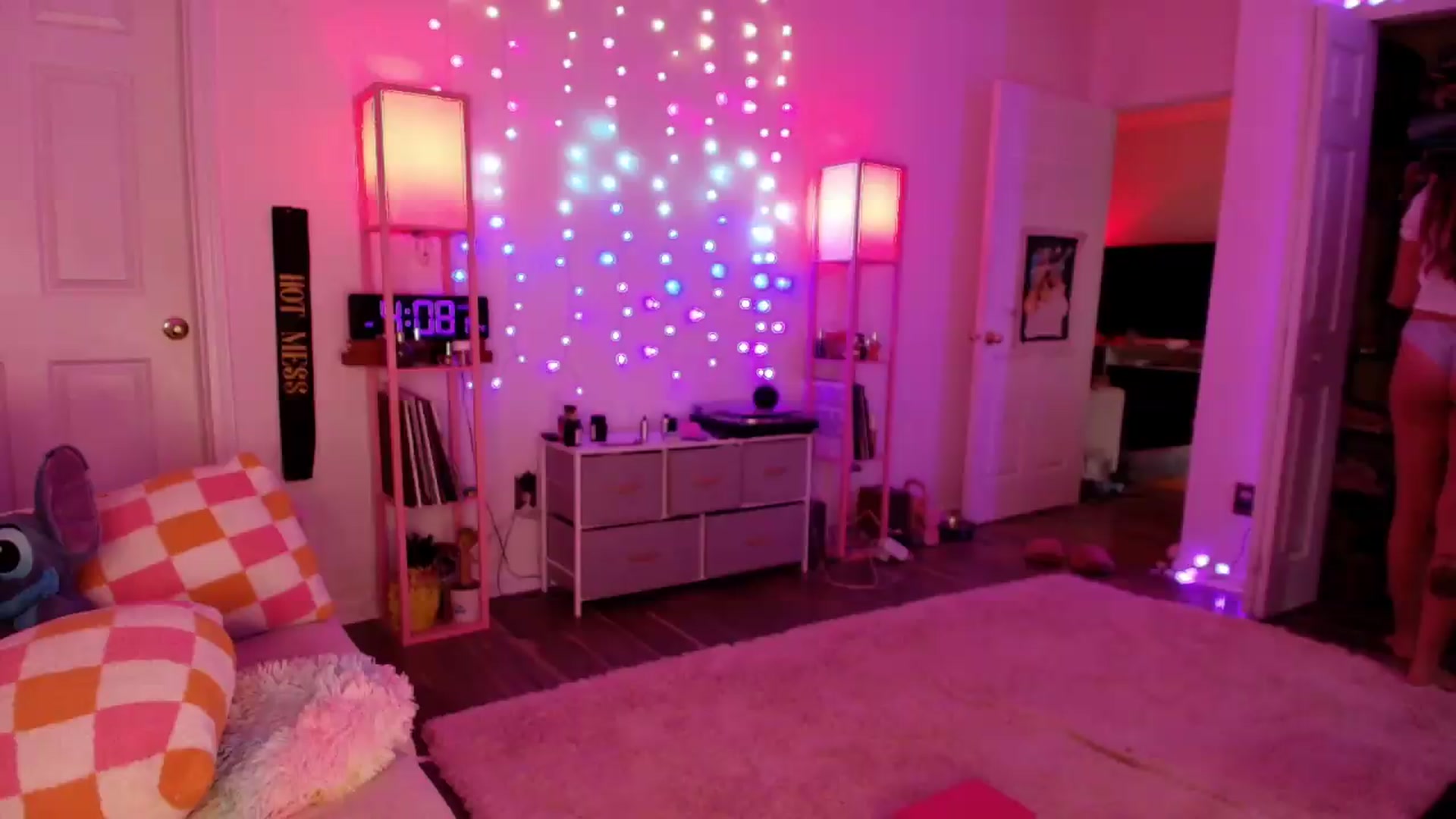 Gallery image thumbnail from AnnaFaux's myfreecams stream on, 06/21/2026, 20:59 image 3 of 20