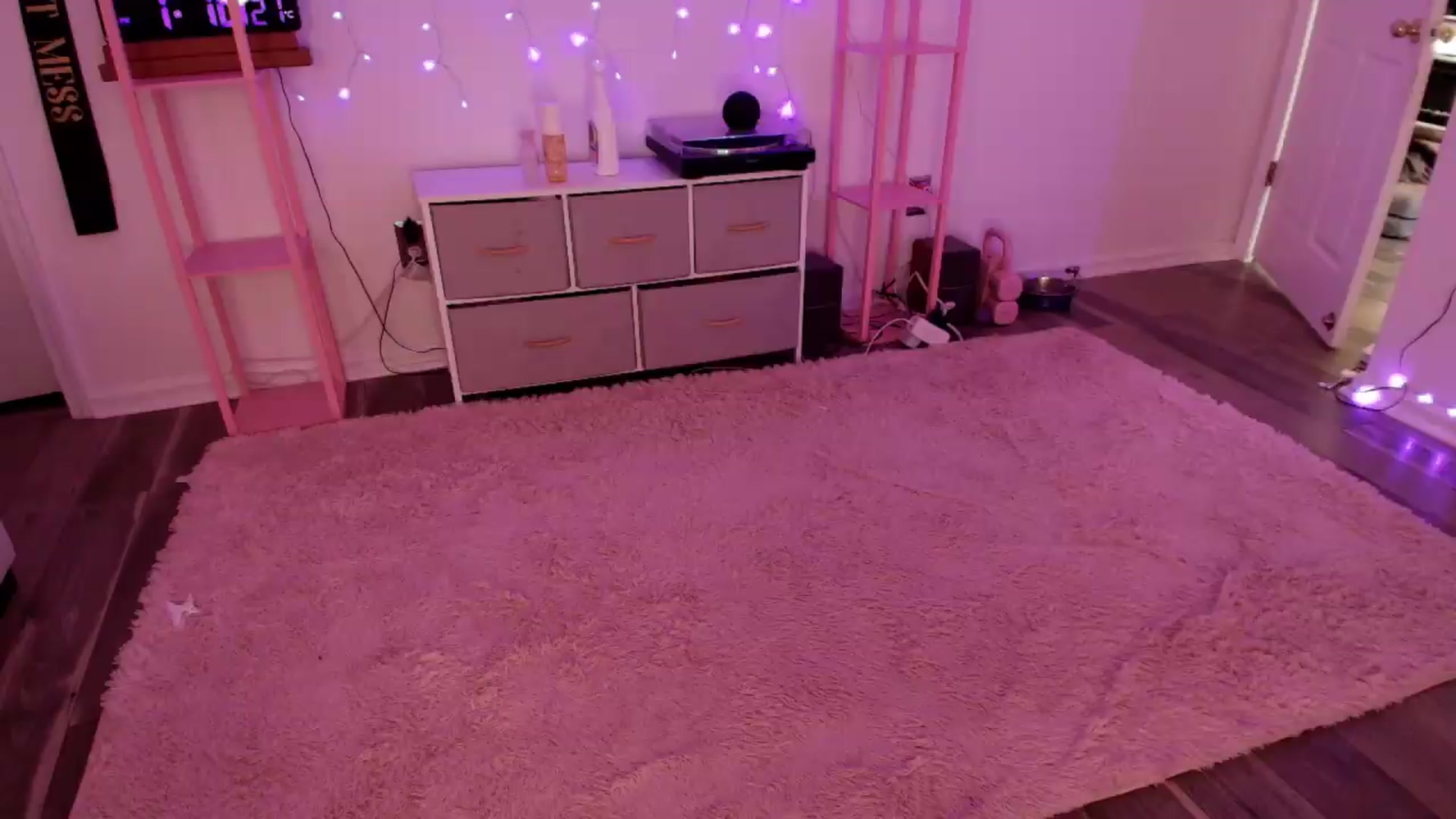 Gallery image thumbnail from AnnaFaux's myfreecams stream on, 06/25/2026, 24:02 image 9 of 20