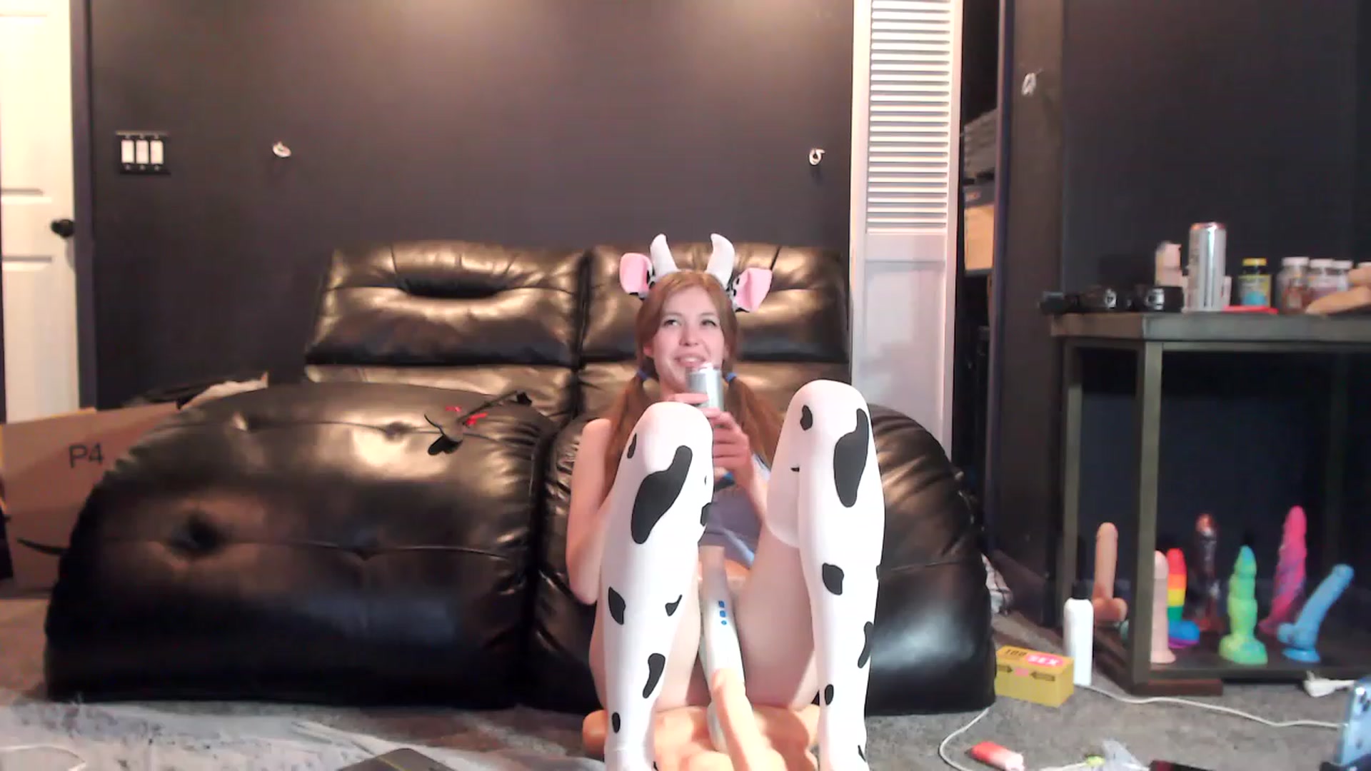 Gallery image thumbnail from AnnaGingerDD's myfreecams stream on, 12/02/2022, 08:23 image 17 of 20