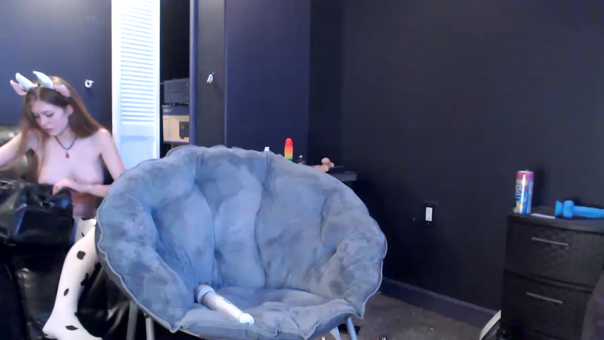 Gallery image thumbnail from AnnaGingerDD's myfreecams stream on, 12/06/2022, 06:25 image 11 of 20