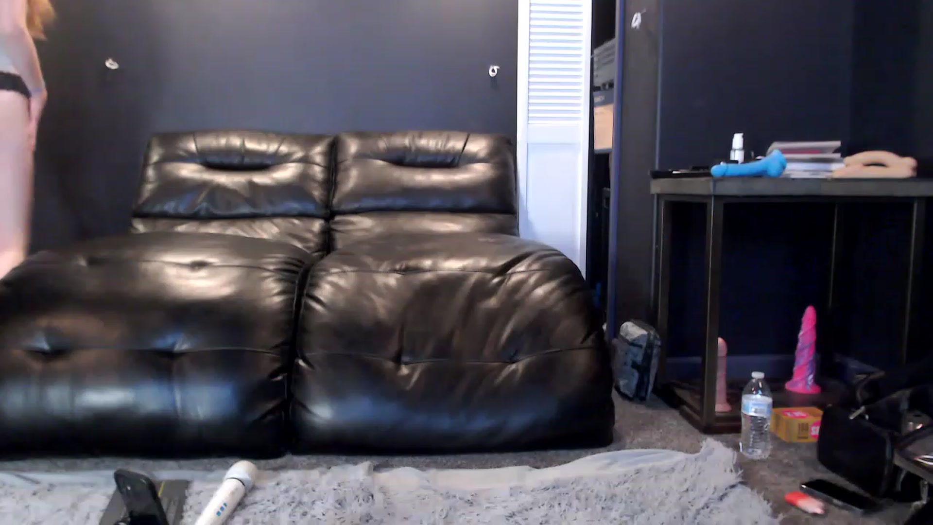 Gallery image thumbnail from AnnaGingerDD's myfreecams stream on, 12/12/2022, 06:55 image 9 of 20