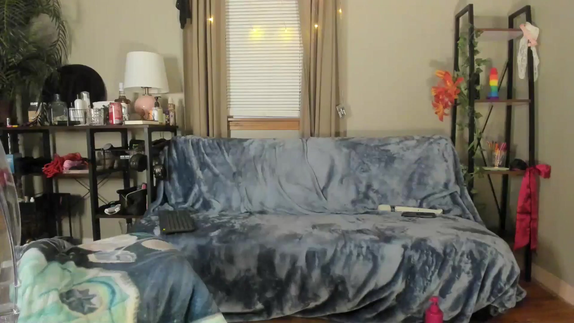 Gallery image thumbnail from AnnaGingerDD's myfreecams stream on, 03/23/2025, 08:53 image 12 of 20