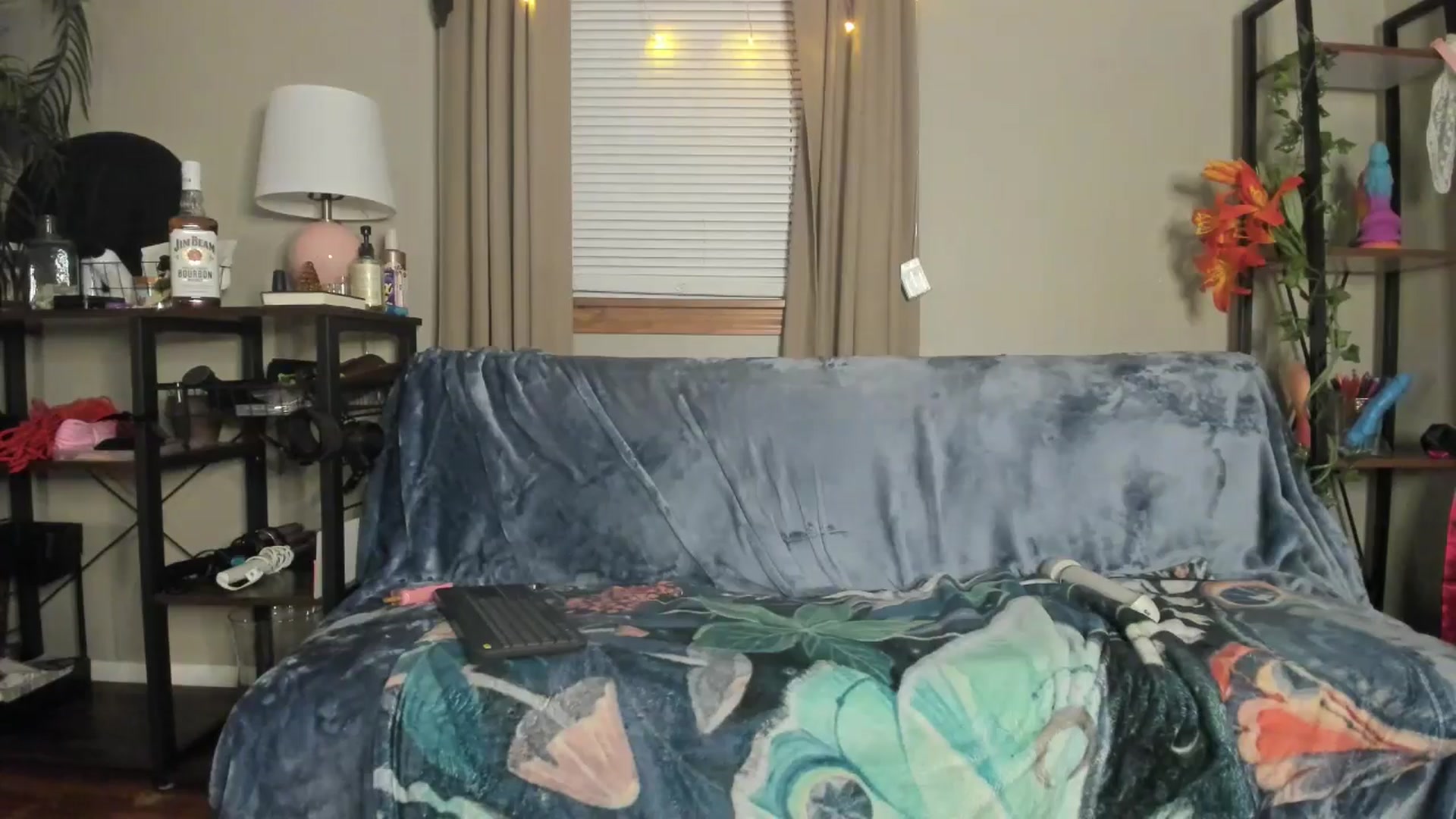Gallery image thumbnail from AnnaGingerDD's myfreecams stream on, 03/30/2025, 11:14 image 15 of 20