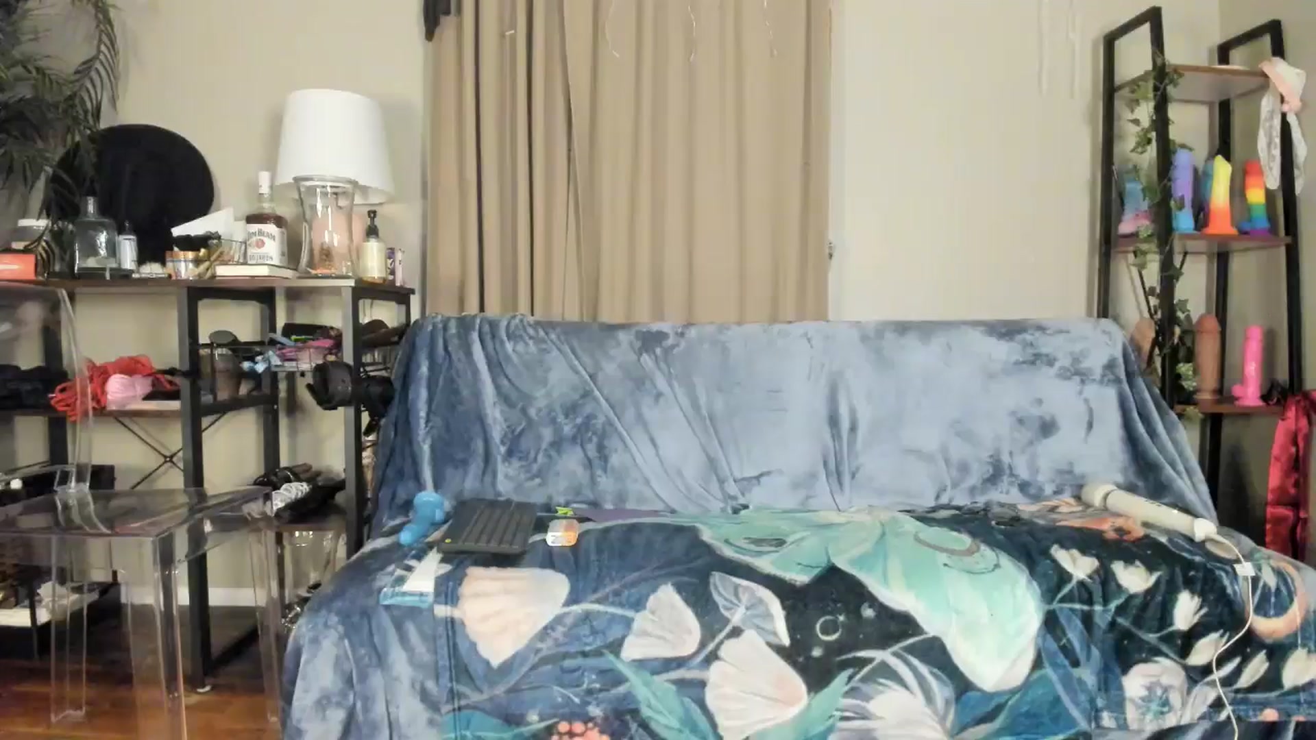 Gallery image thumbnail from AnnaGingerDD's myfreecams stream on, 04/11/2025, 08:04 image 3 of 20