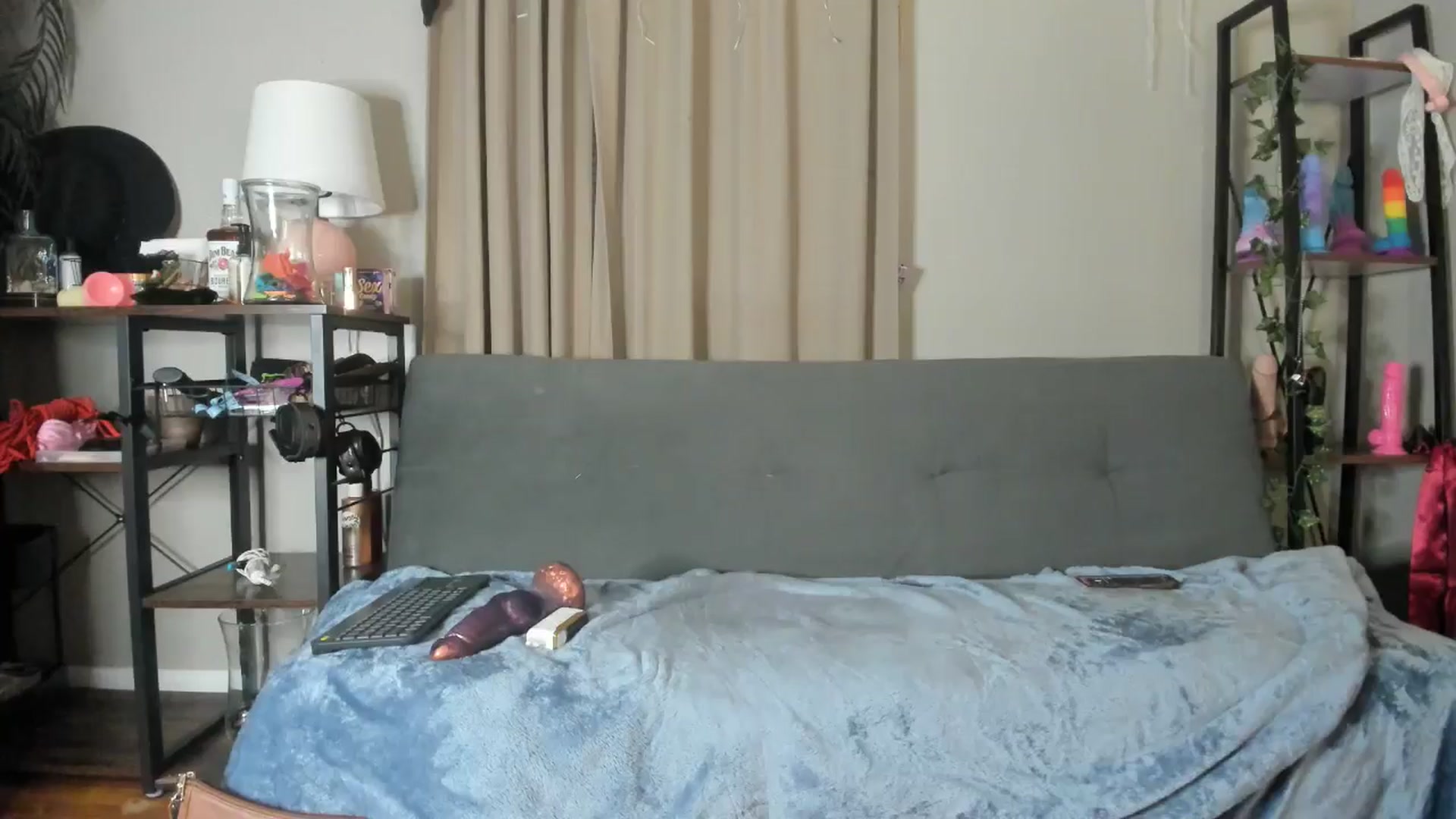 Gallery image thumbnail from AnnaGingerDD's myfreecams stream on, 04/12/2025, 07:11 image 15 of 20