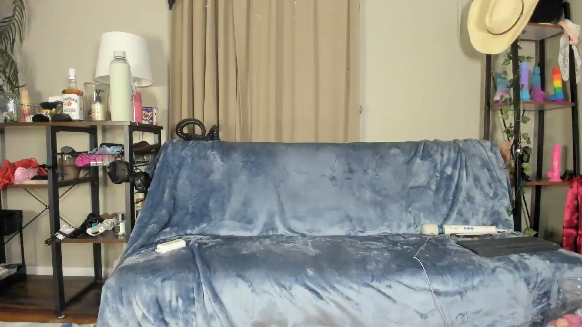 Gallery image thumbnail from AnnaGingerDD's myfreecams stream on, 04/20/2025, 08:07 image 4 of 20