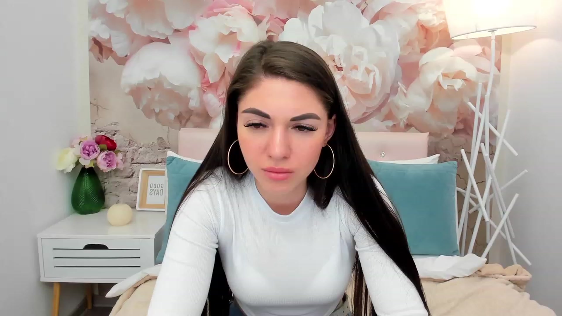 Gallery image thumbnail from AnnaHix's myfreecams stream on, 05/13/2023, 17:33 image 5 of 20