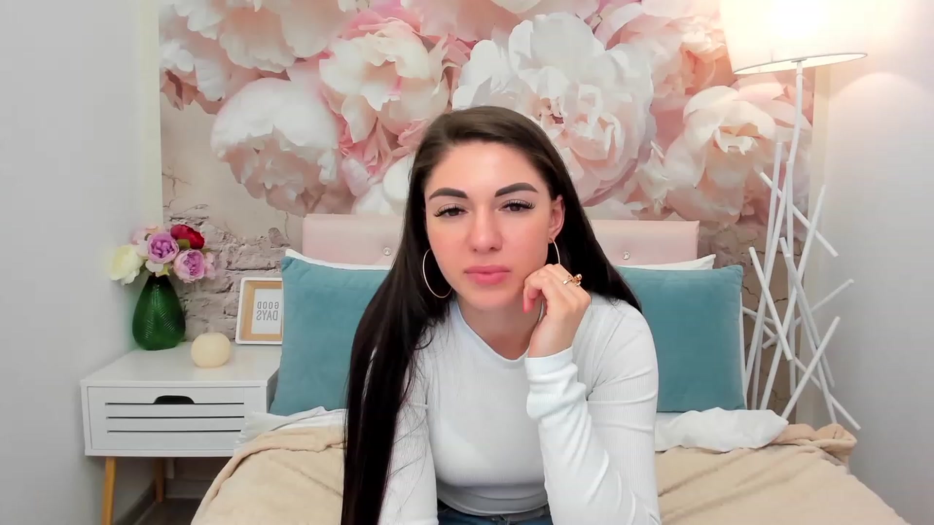 Gallery image thumbnail from AnnaHix's myfreecams stream on, 05/13/2023, 17:33 image 20 of 20