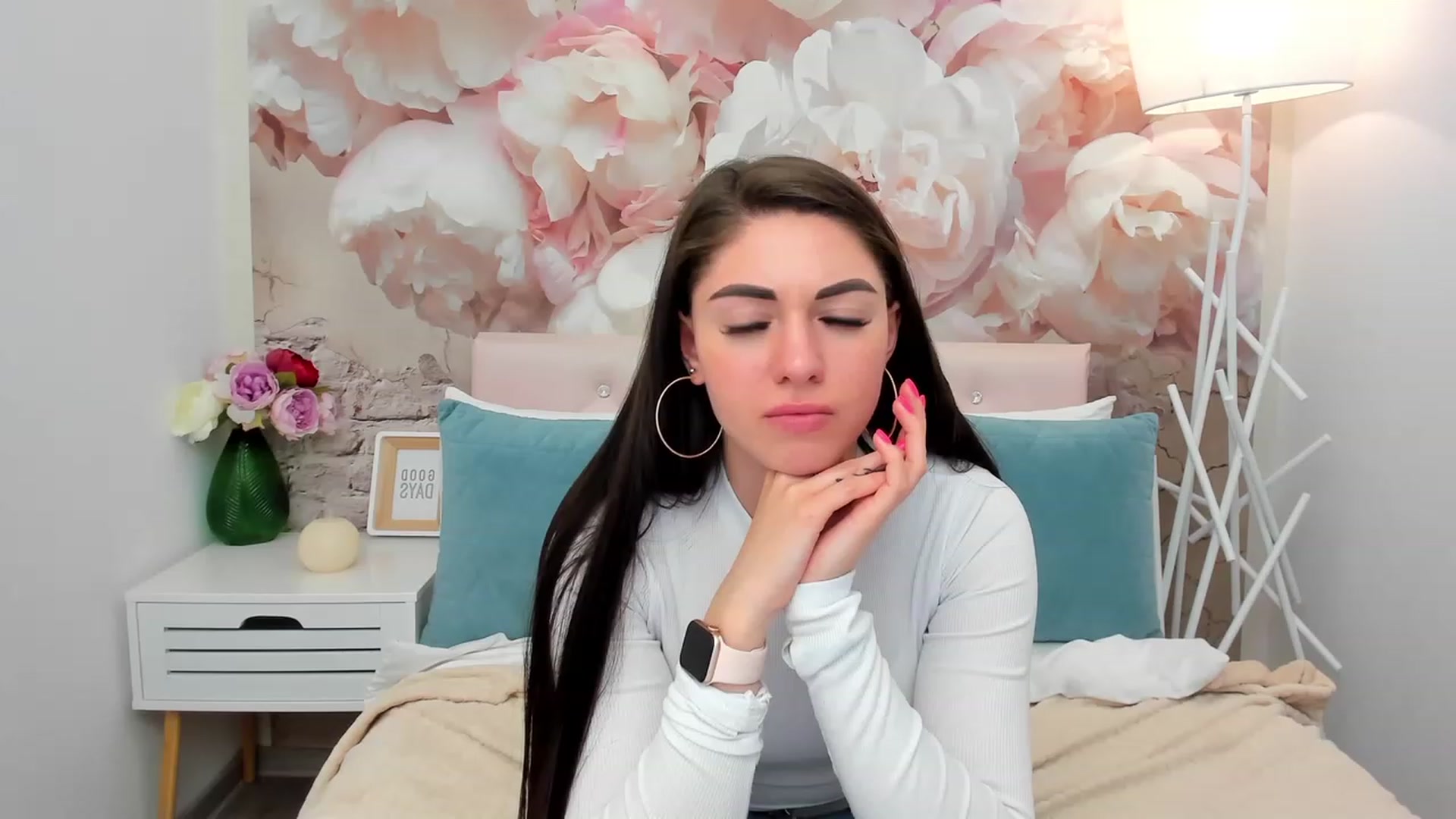 Gallery image thumbnail from AnnaHix's myfreecams stream on, 05/13/2023, 17:33 image 19 of 20