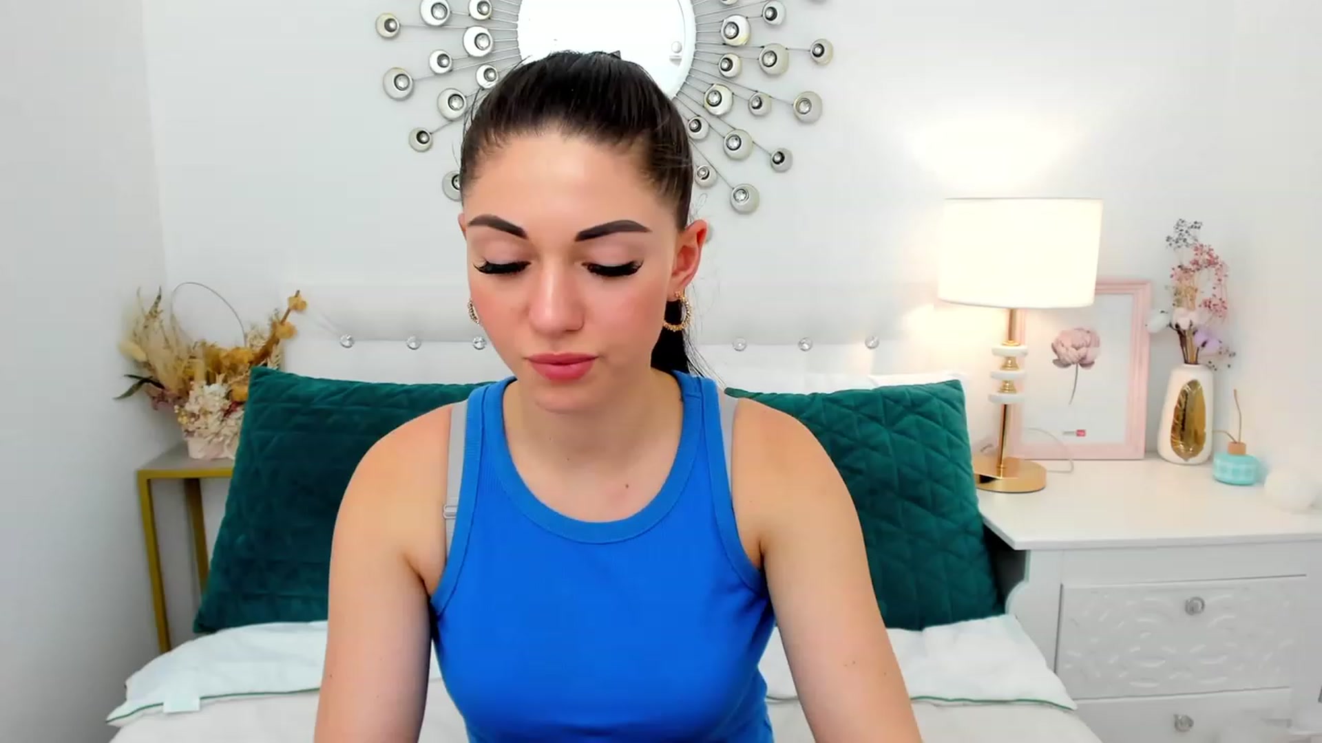 Gallery image thumbnail from AnnaHix's myfreecams stream on, 05/14/2023, 14:11 image 17 of 20