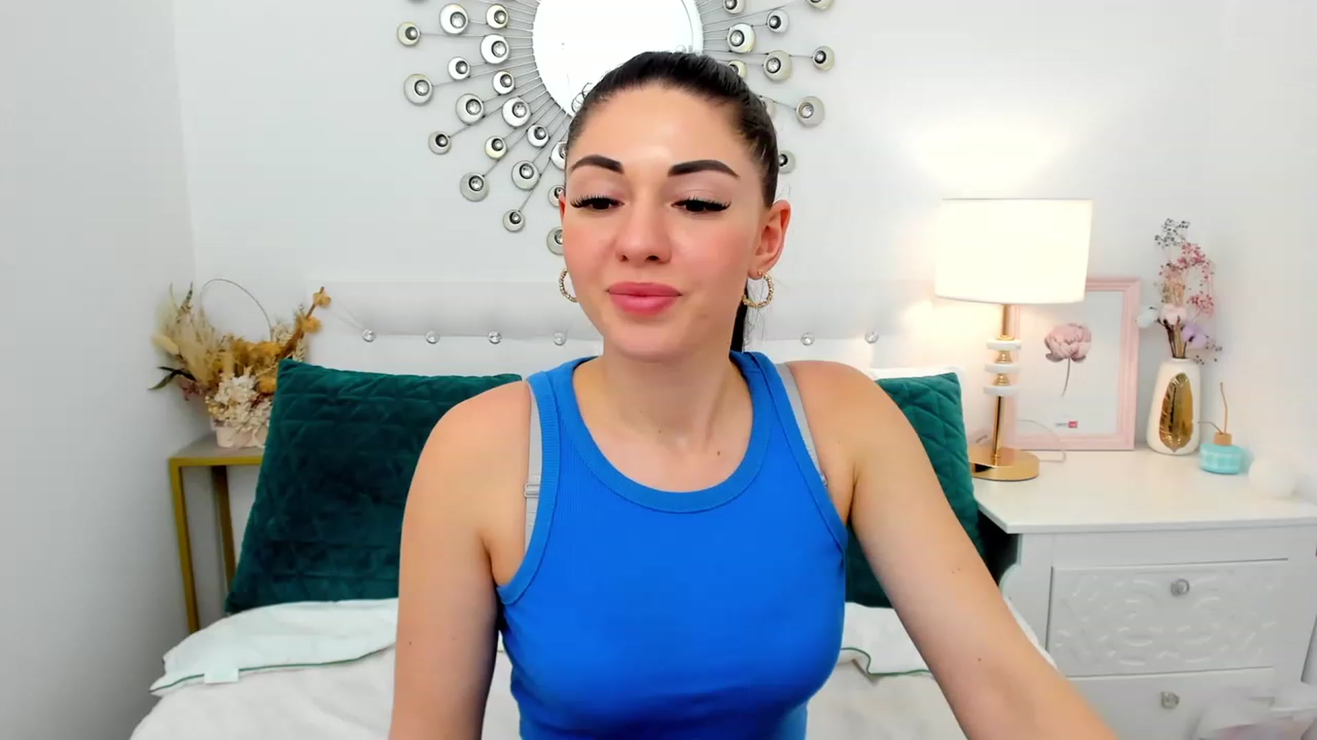 Gallery image thumbnail from AnnaHix's myfreecams stream on, 05/14/2023, 14:11 image 2 of 20