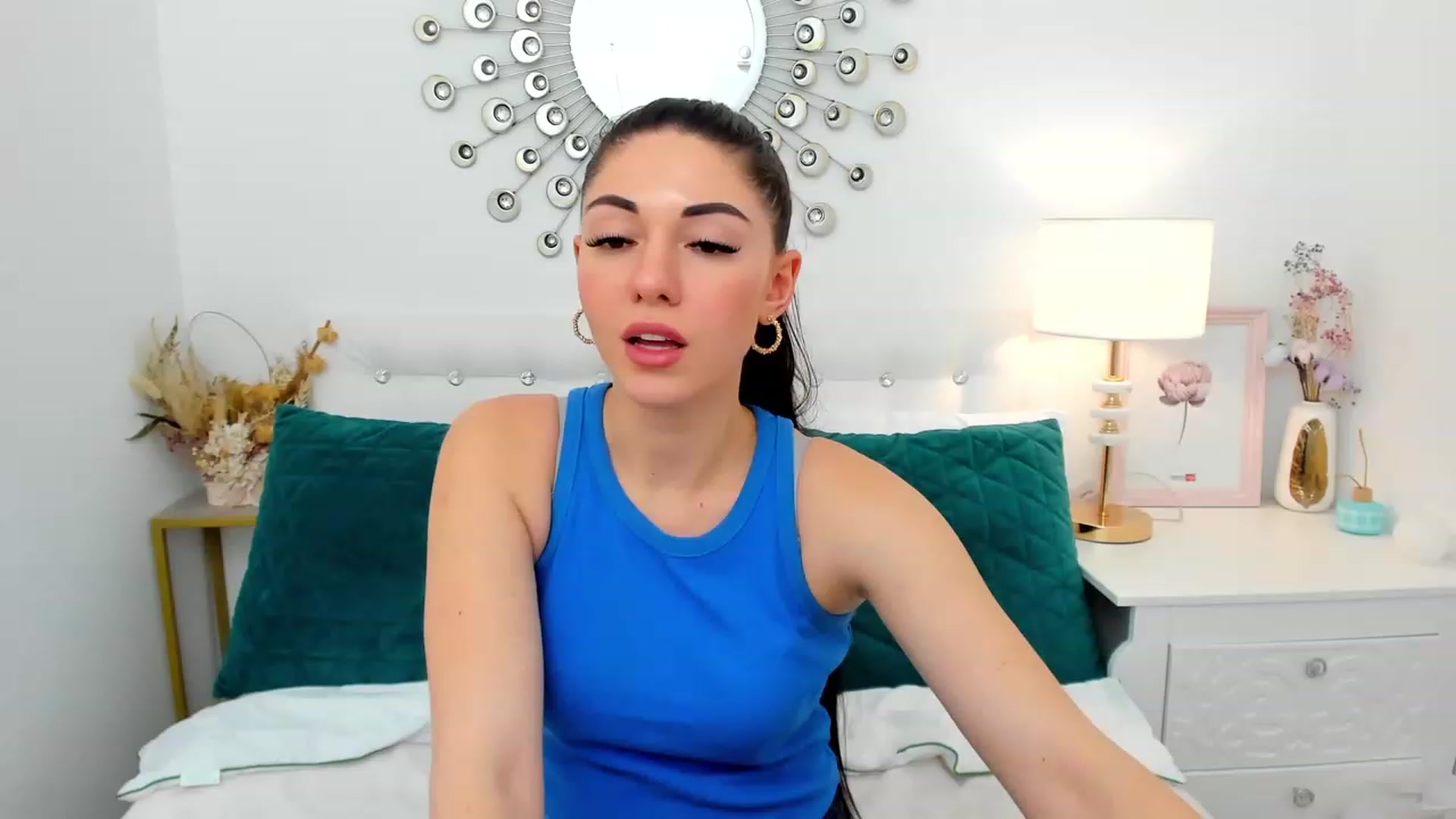 Gallery image thumbnail from AnnaHix's myfreecams stream on, 05/14/2023, 14:11 image 15 of 20
