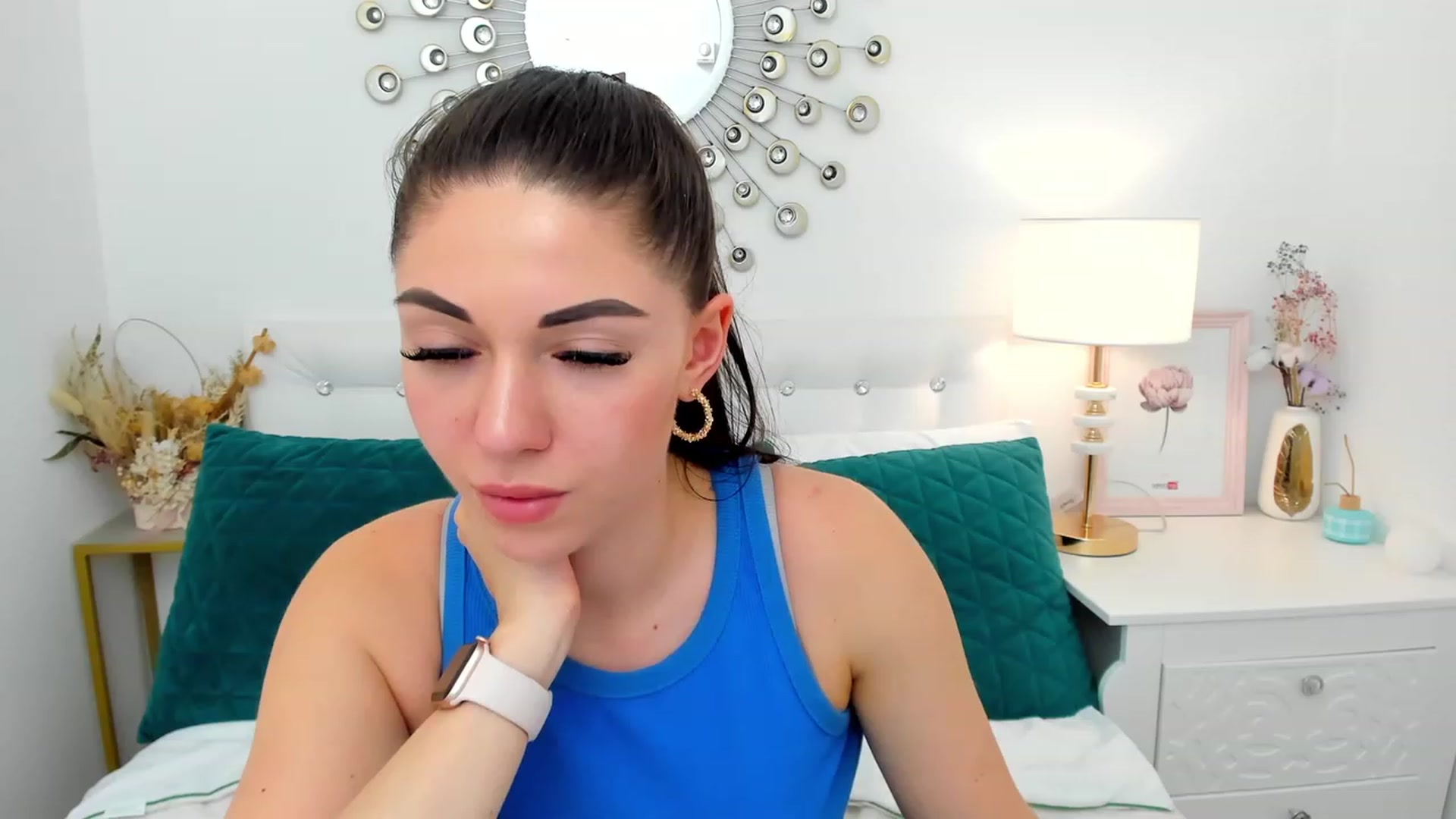 Gallery image thumbnail from AnnaHix's myfreecams stream on, 05/14/2023, 16:05 image 4 of 20