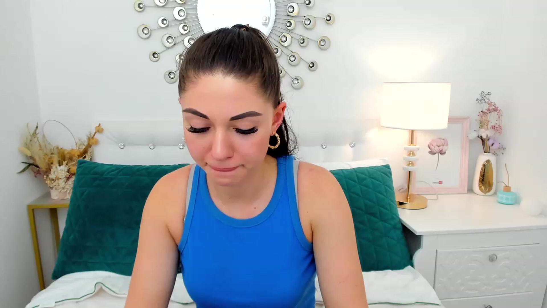 Gallery image thumbnail from AnnaHix's myfreecams stream on, 05/14/2023, 16:05 image 1 of 20