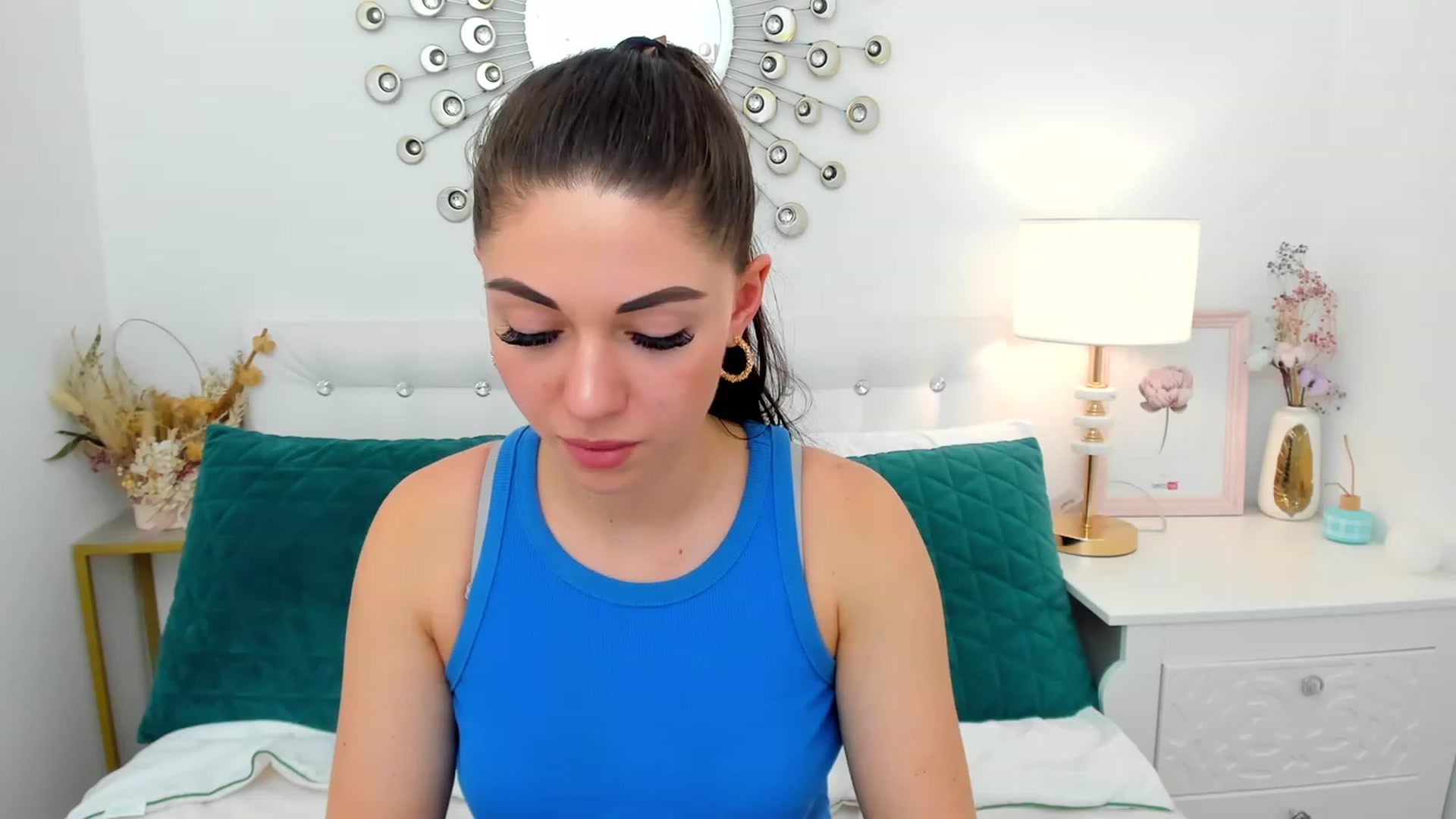 Gallery image thumbnail from AnnaHix's myfreecams stream on, 05/14/2023, 16:05 image 5 of 20